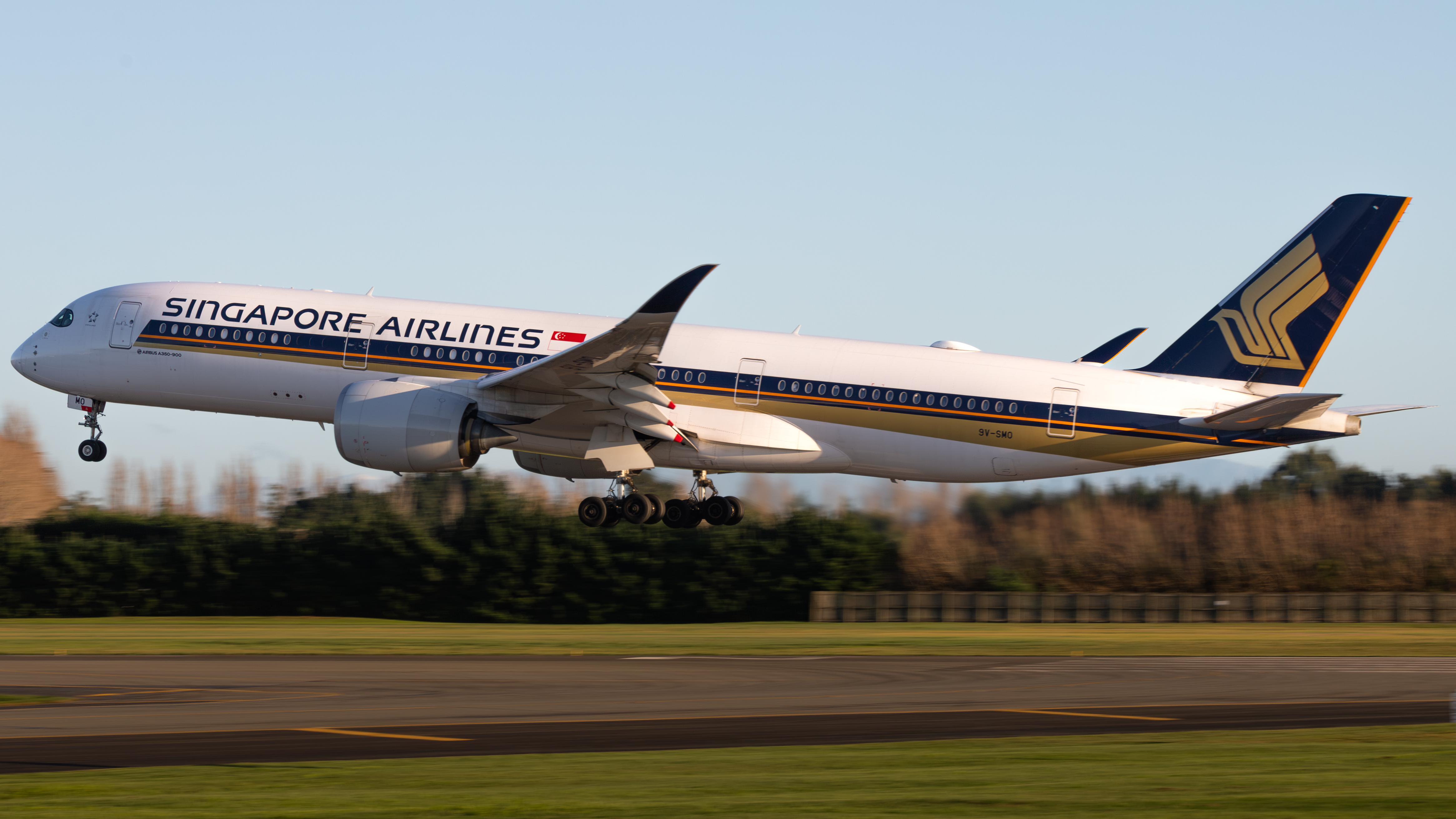 Full size: Singapore Airlines Airbus A350-900 9V-SMO at Christchurch International Airport