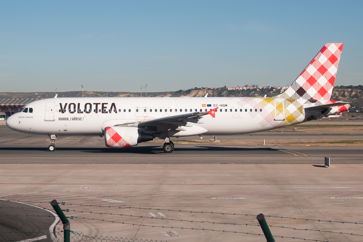 Full size: Volotea Airbus A320 EC-NQM at Madrid Barajas Airport