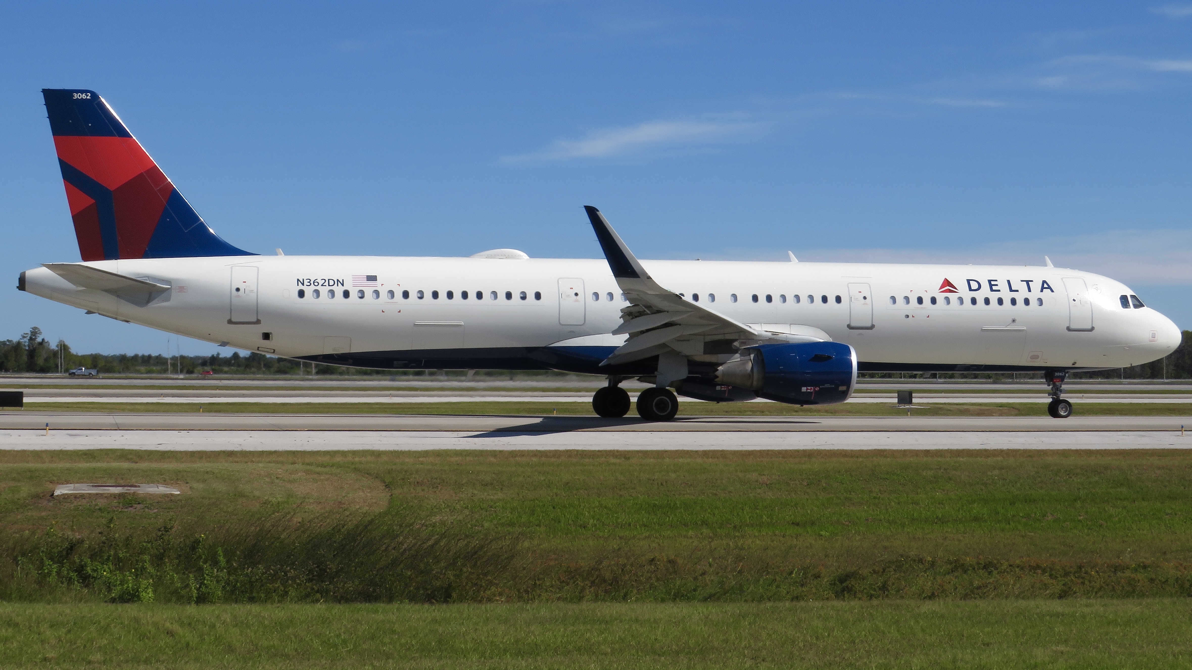 Full size: Delta Airlines Airbus A321-200 N362DN at Orlando International Airport