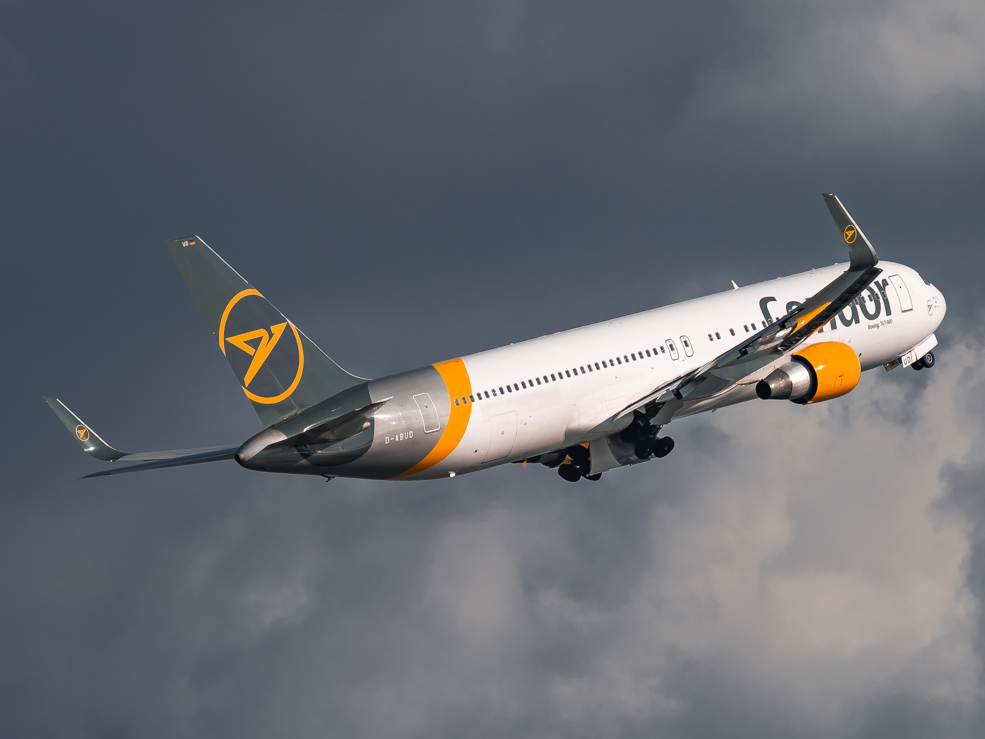 Full size: Condor Boeing 767-300ER D-ABUD at General Edward Lawrence Logan International Airport