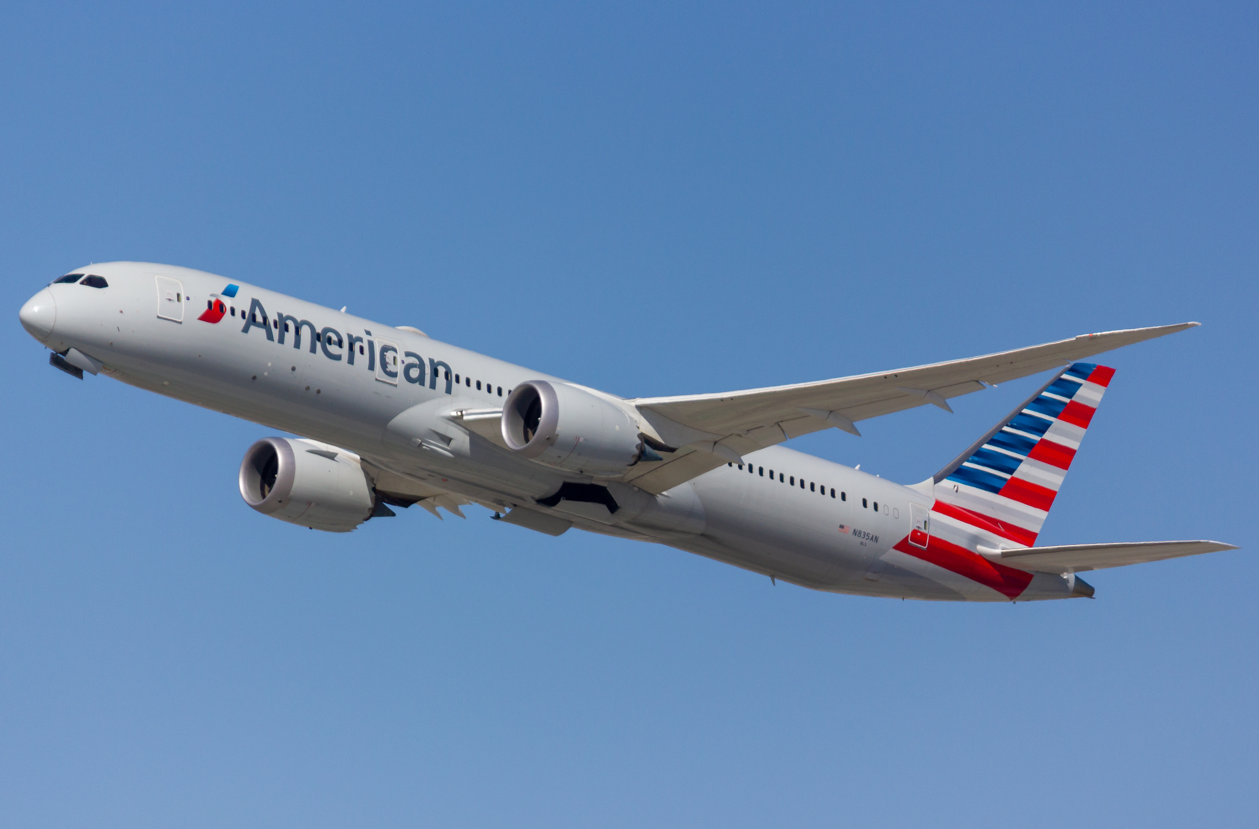 Full size: American Airlines Boeing 787-9 N835AN at Los Angeles International Airport