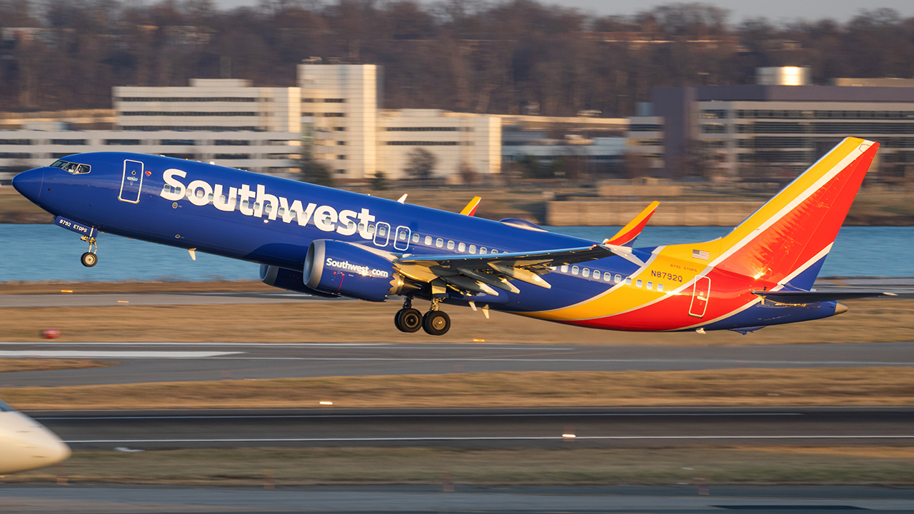 Full size: Southwest Airlines Boeing 737 MAX 8 N8792Q at Ronald Reagan National Airport