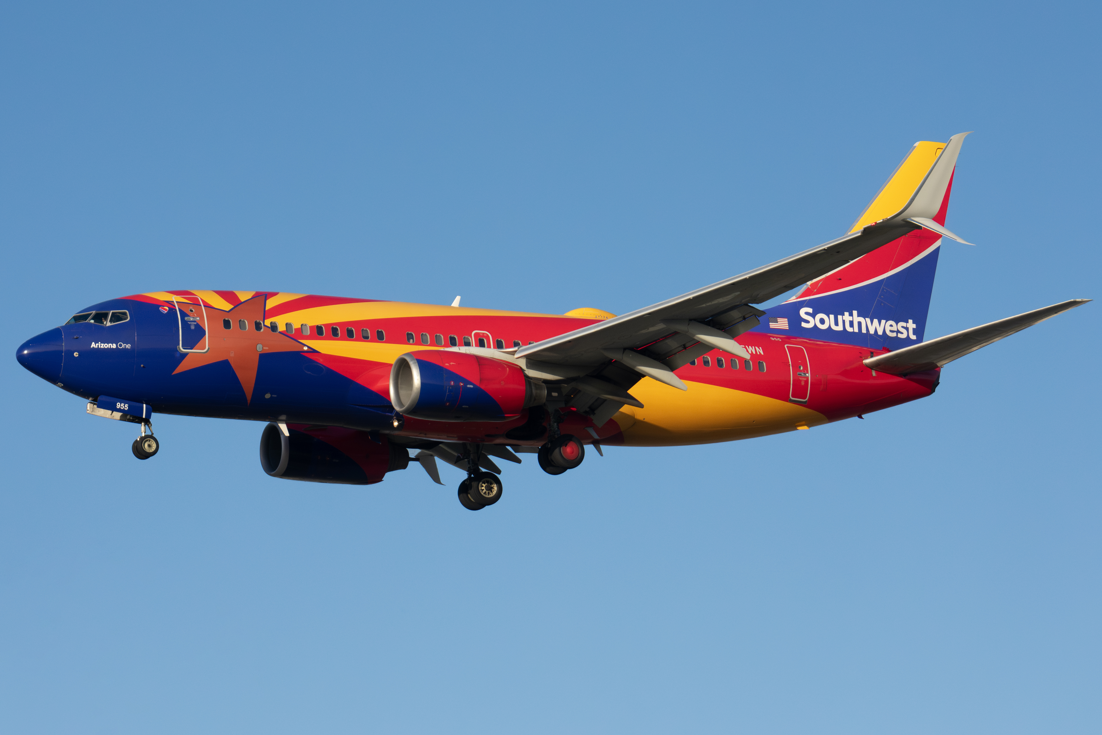 Full size: Southwest Airlines Boeing 737-700 N955WN at Norman Y Mineta San Jose International Airport