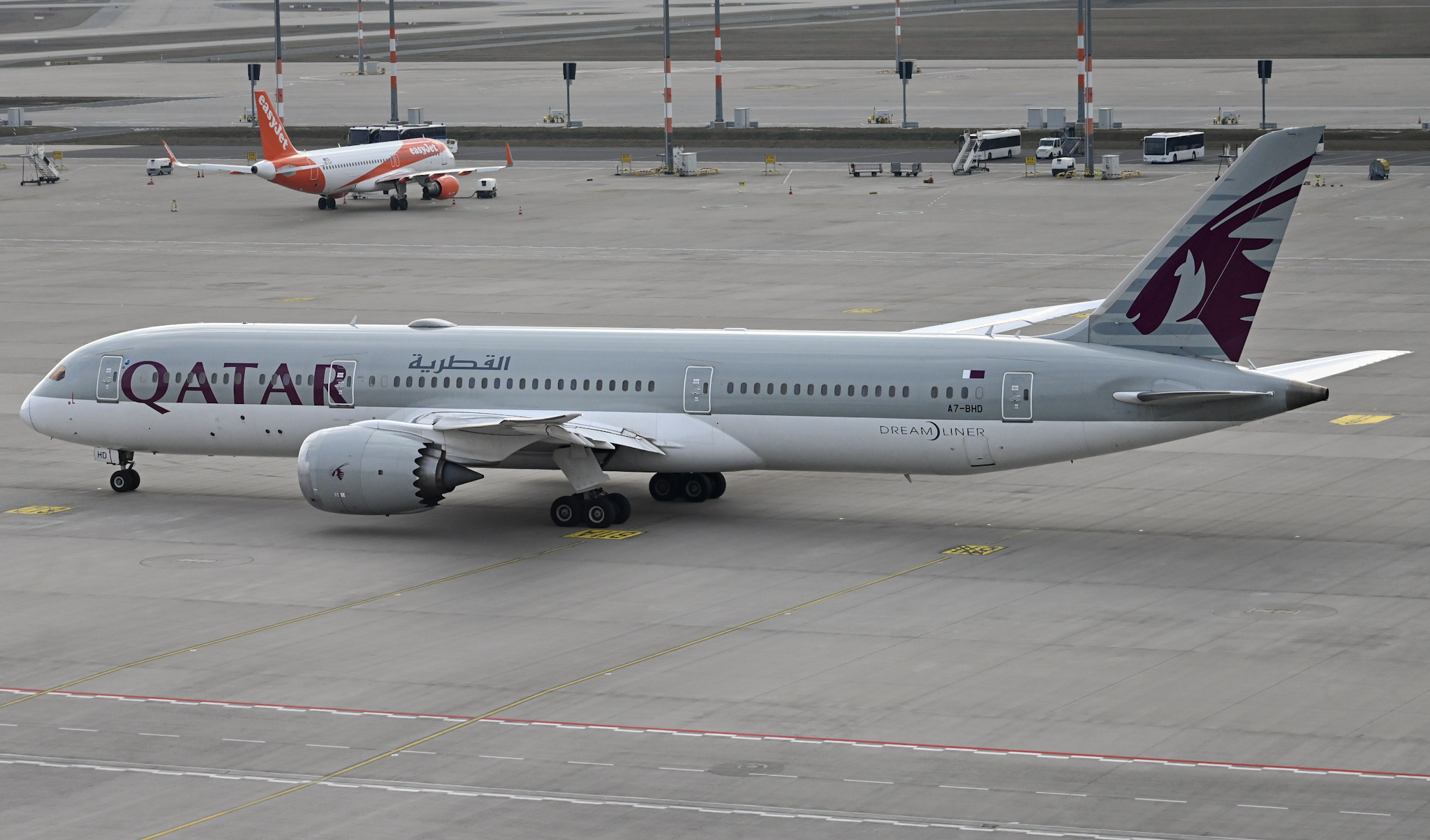 Full size: Qatar Airways Boeing 787-9 A7-BHD at Berlin Brandenburg Airport
