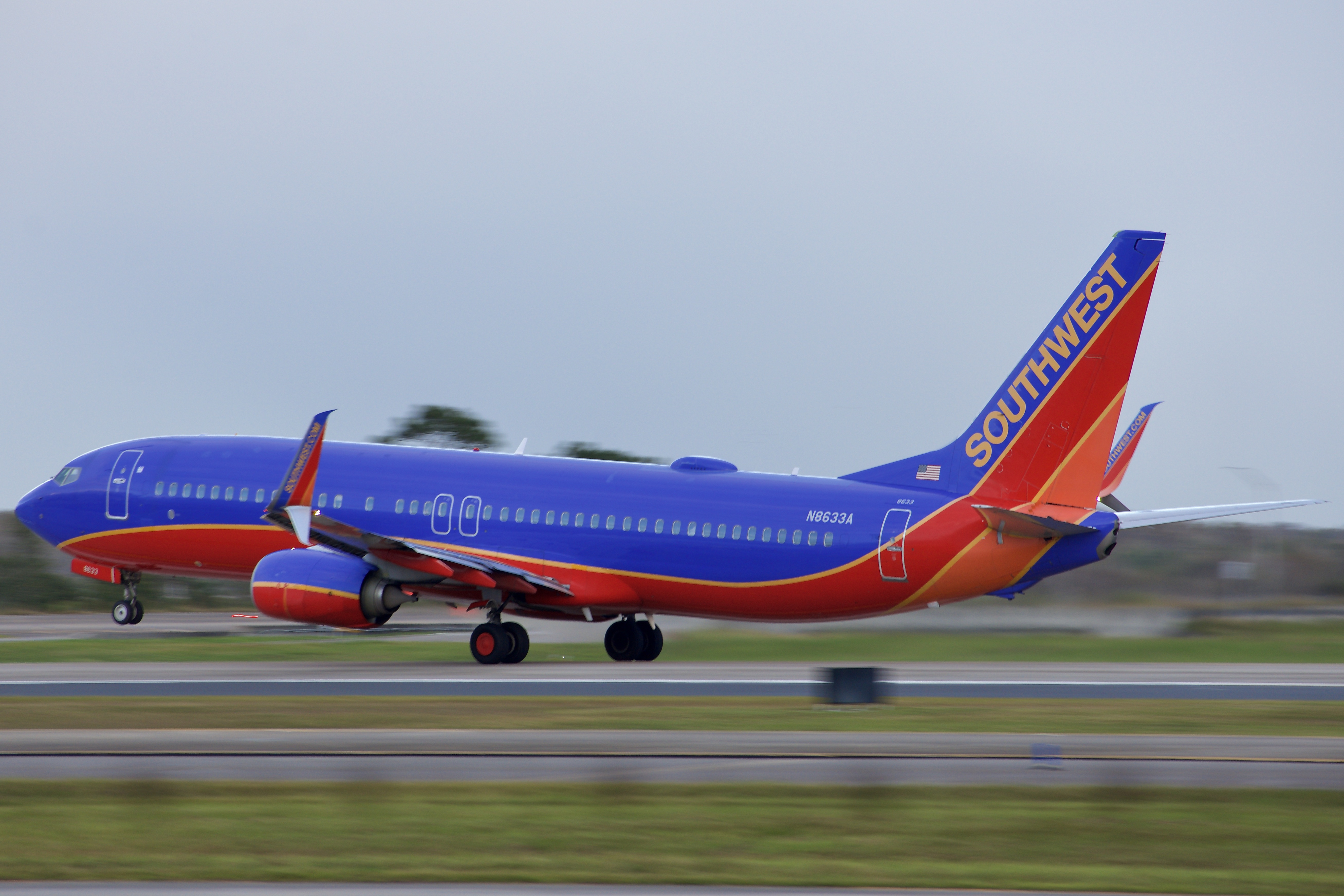 Full size: Southwest Airlines Boeing 737-800 N8633A at Orlando International Airport