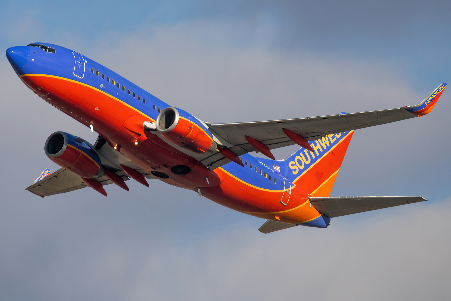 Full size: Southwest Airlines Boeing 737-700 N749SW at Baltimore/Washington International Thurgood Marshall Airport