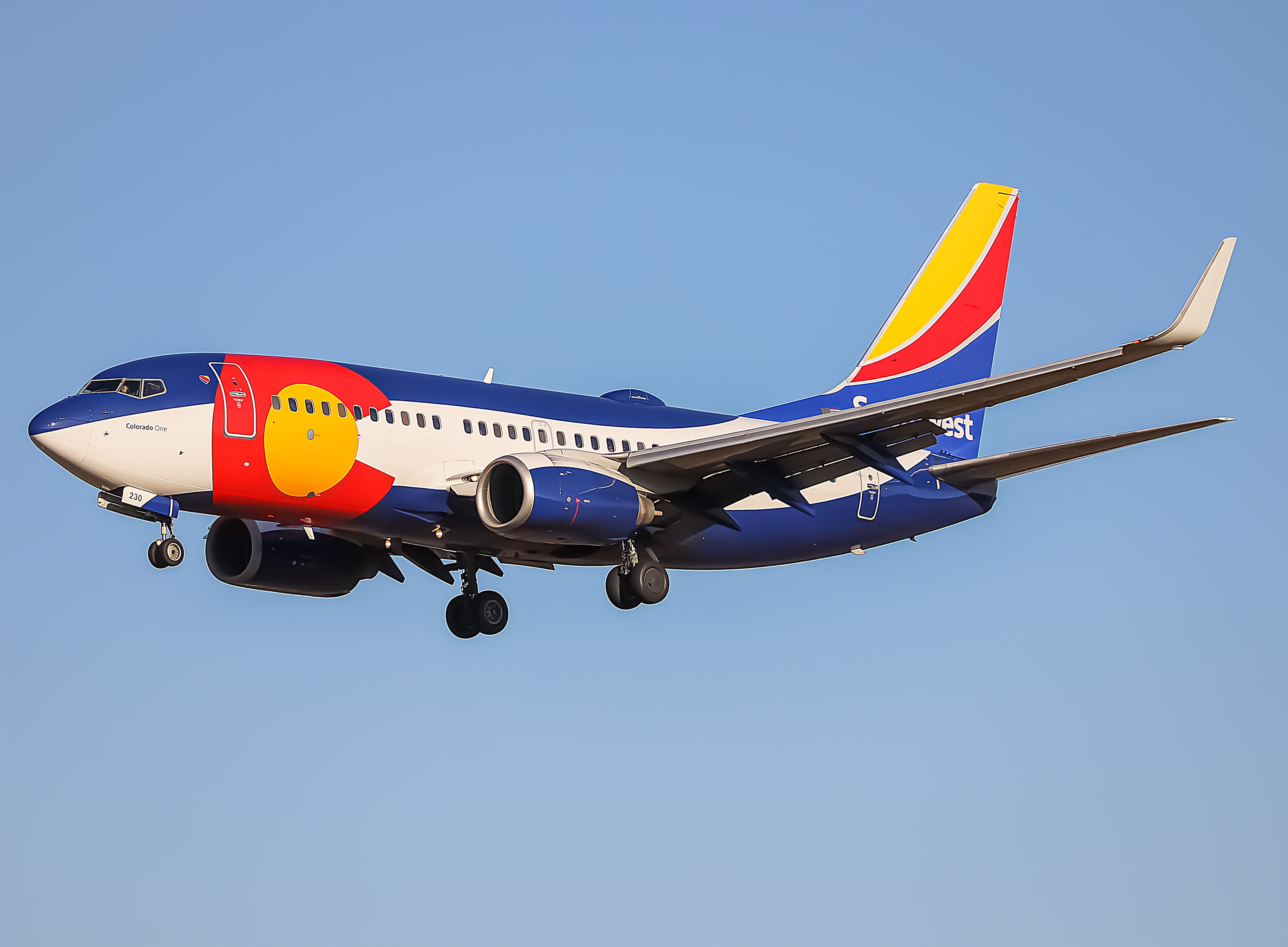 Full size: Southwest Airlines Boeing 737-700 N230WN at Baltimore/Washington International Thurgood Marshall Airport