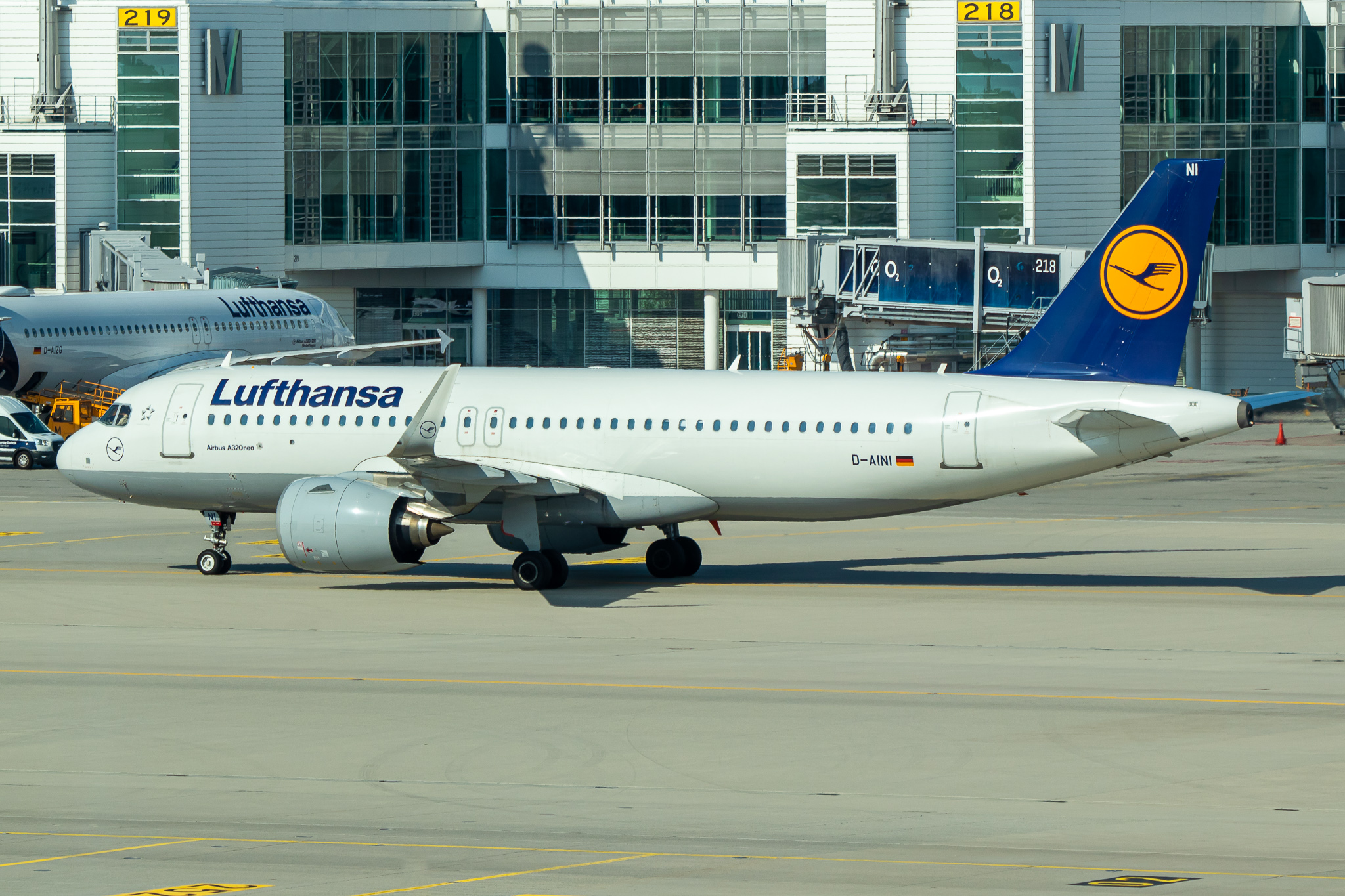 Full size: Lufthansa Airbus A320NEO D-AINI at Munich International Airport
