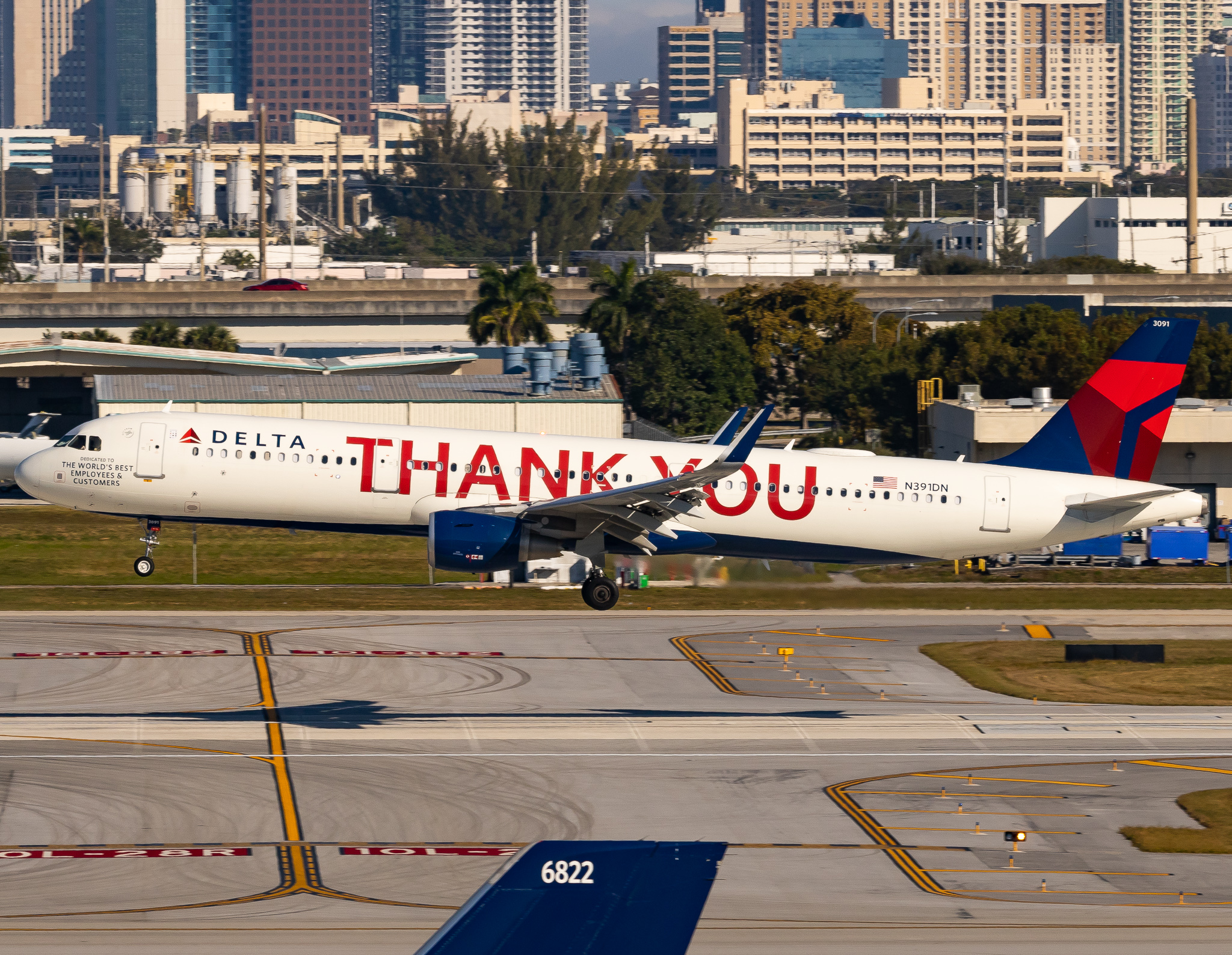 Full size: Delta Airlines Airbus A321-200 N391DN at Fort Lauderdale/Hollywood International Airport