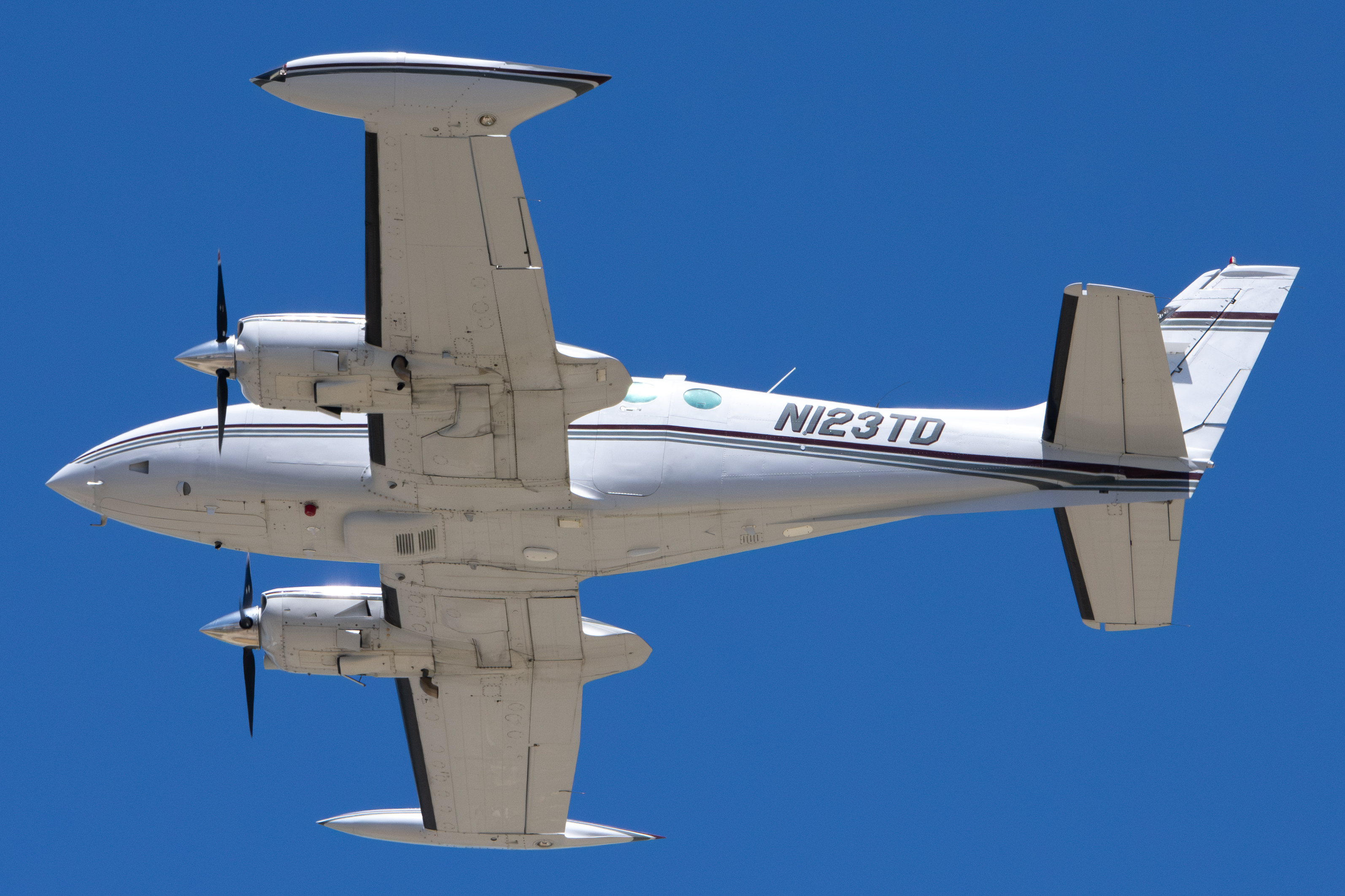 Full size: PRIVATE Cessna 340 N123TD at Norman Y Mineta San Jose International Airport