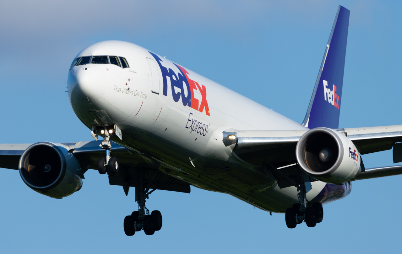 Full size: FedEx Boeing 767-300F N160FE at Pittsburgh International Airport