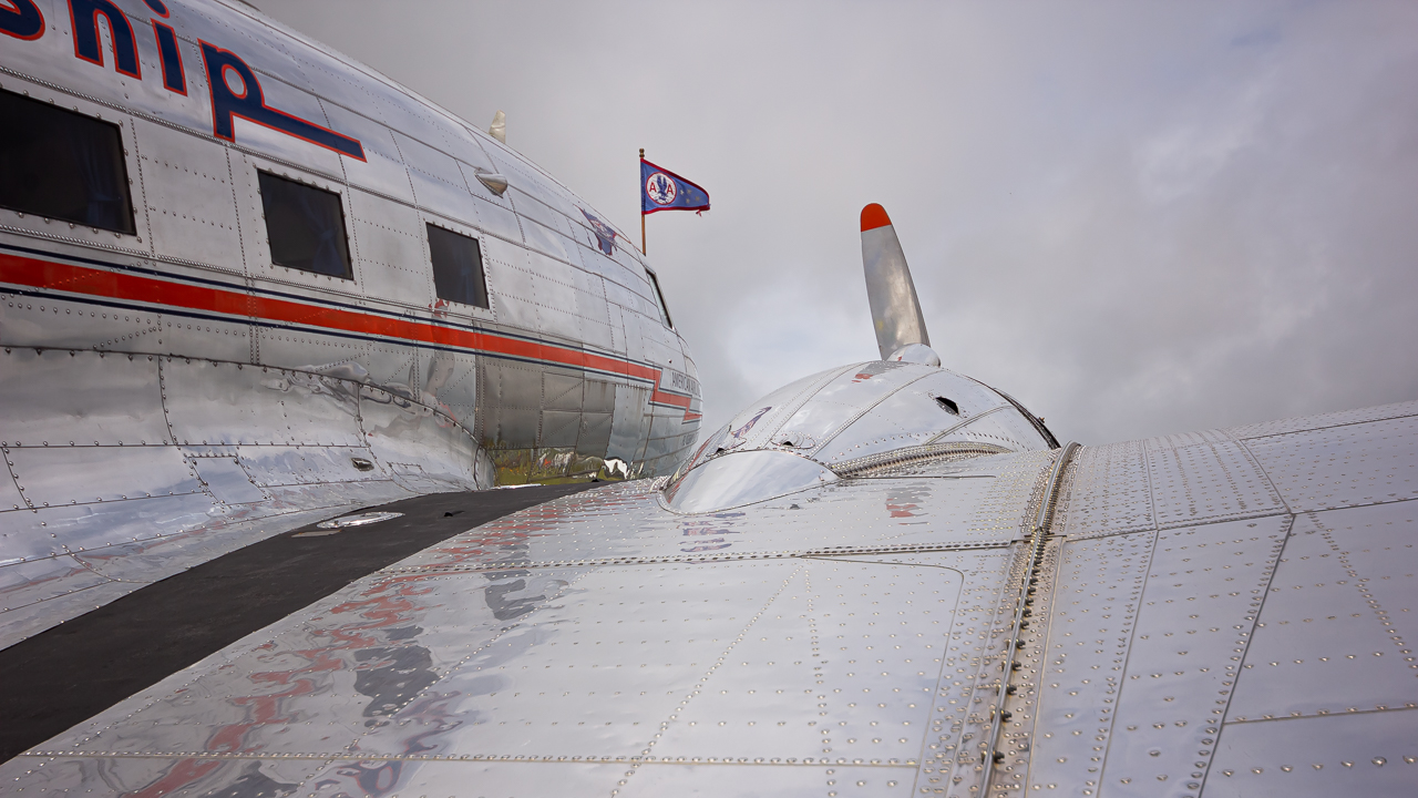 Full size: PRIVATE Douglas DC-3 NC17334 at James M Cox Dayton International Airport