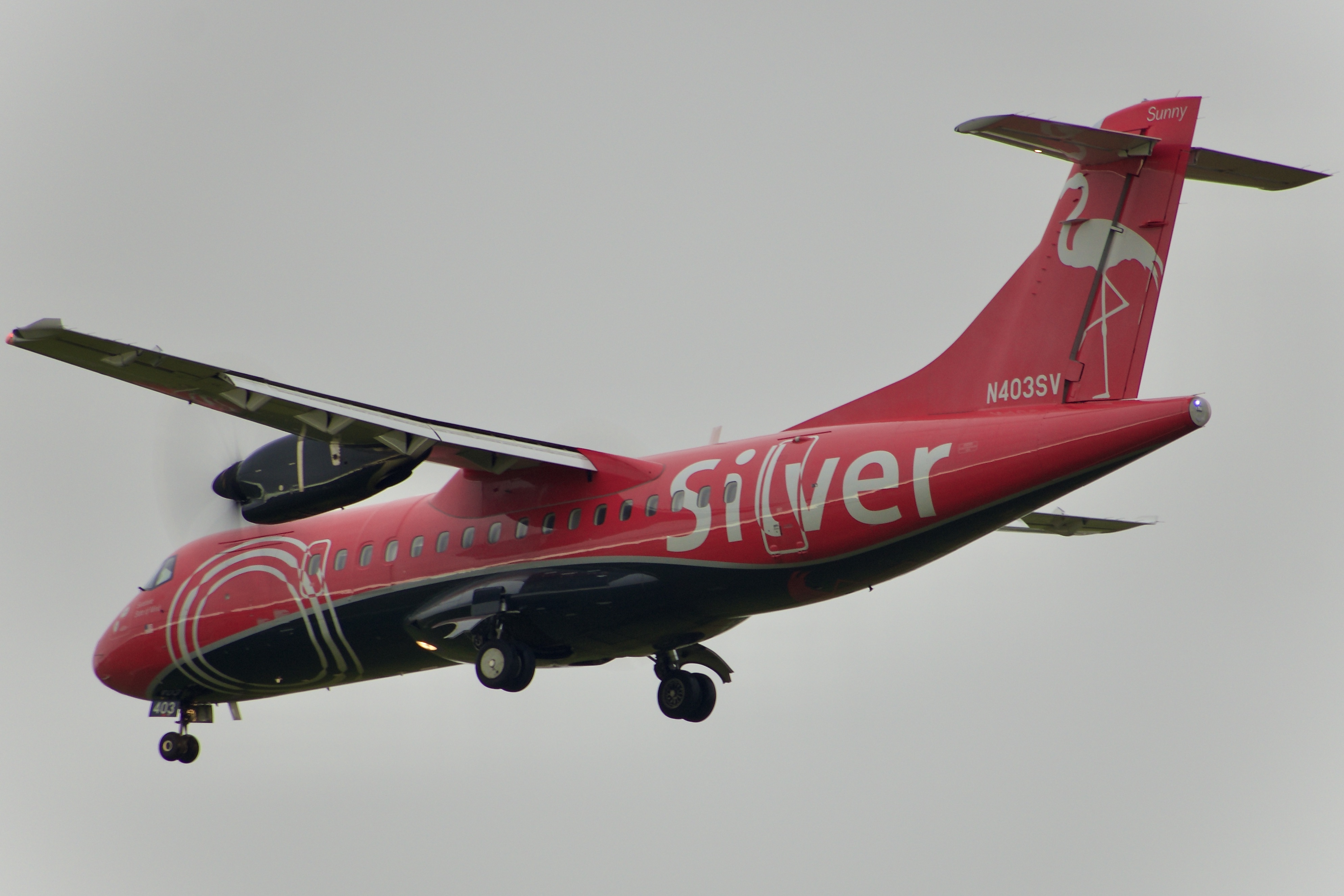 Full size: Silver Airways ATR 42-600 N403SV at Orlando International Airport