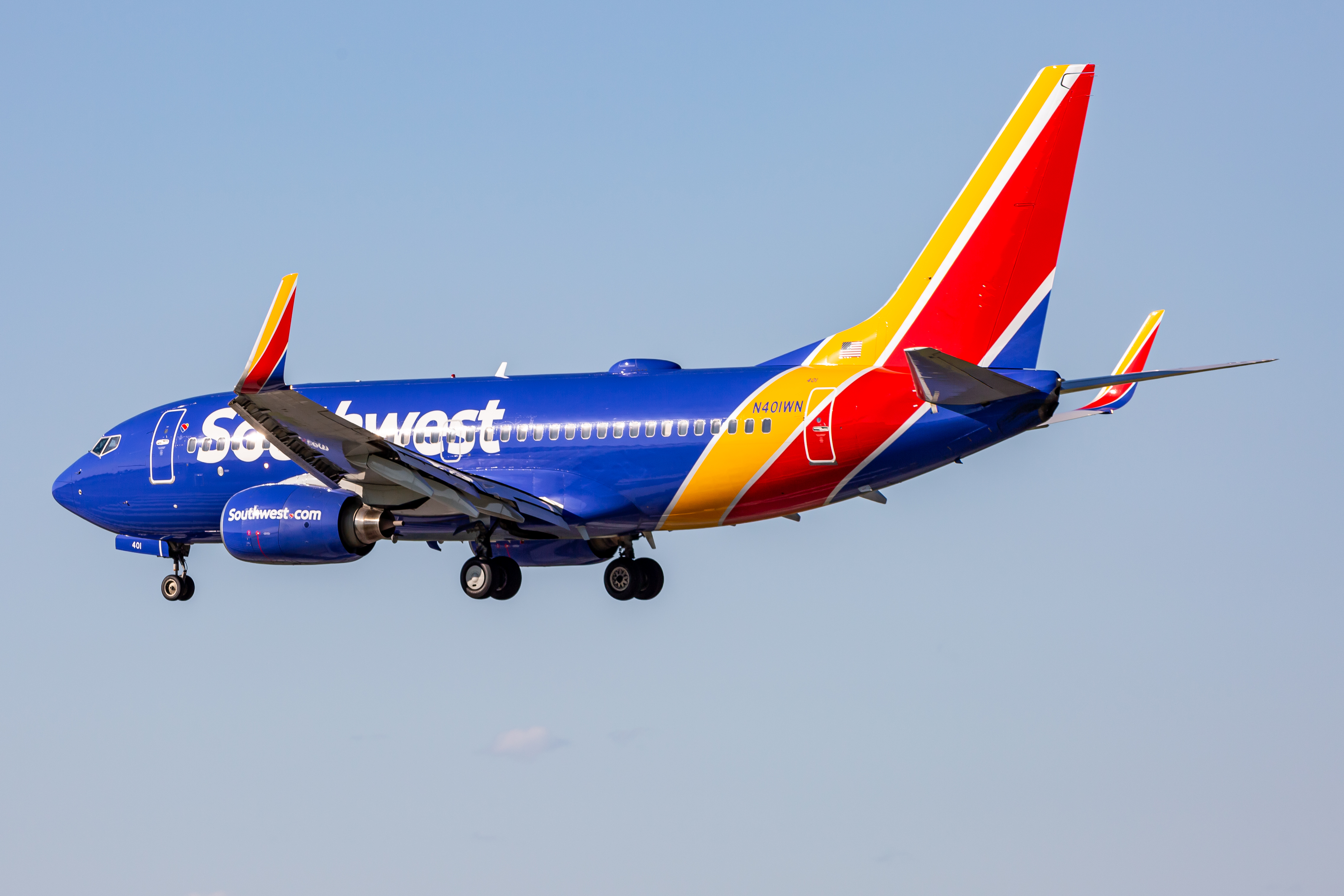 Full size: Southwest Airlines Boeing 737-700 N401WN at Baltimore/Washington International Thurgood Marshall Airport