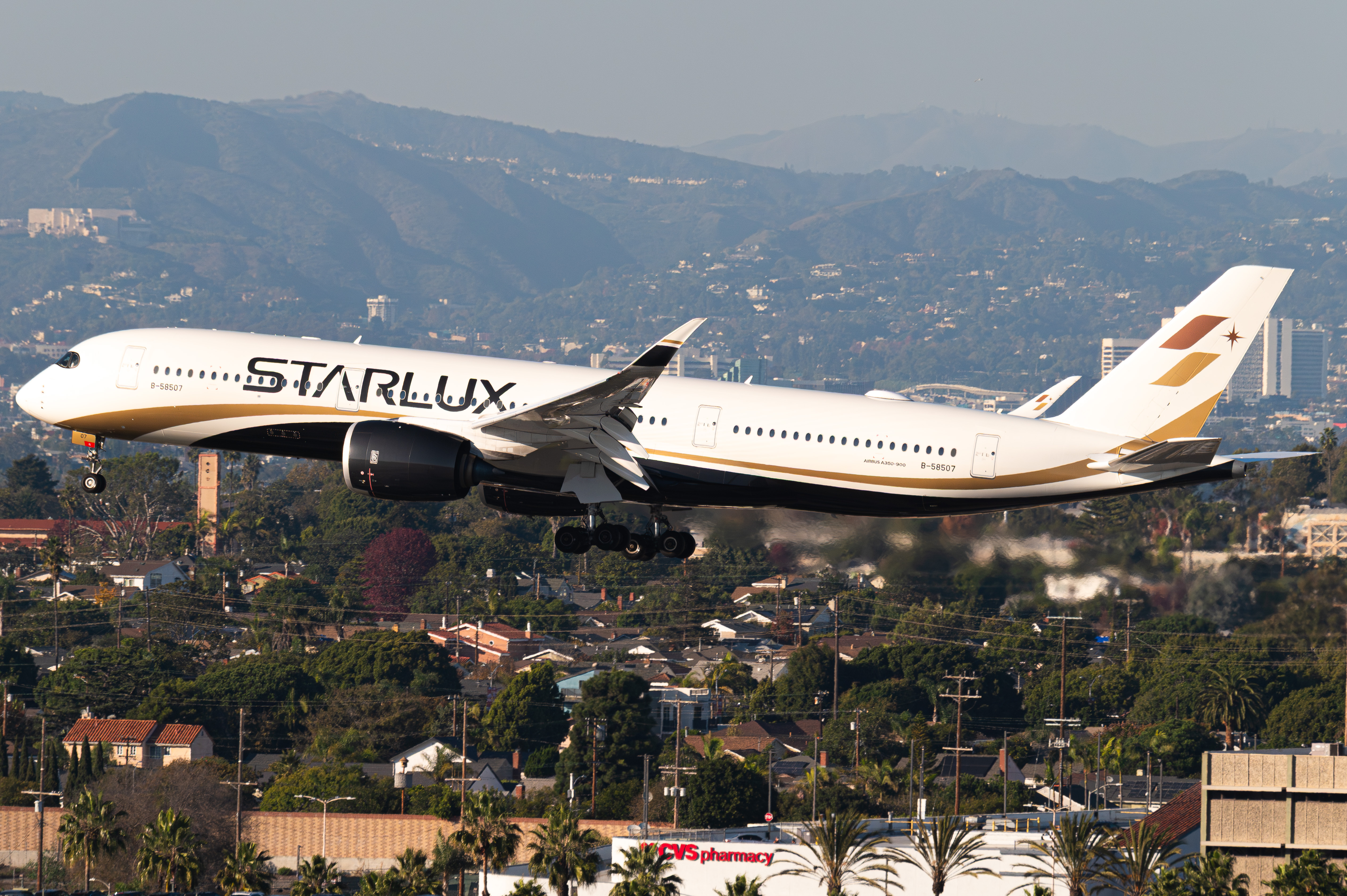 Full size: Starlux Airlines Airbus A350-900 B-58507 at Los Angeles International Airport
