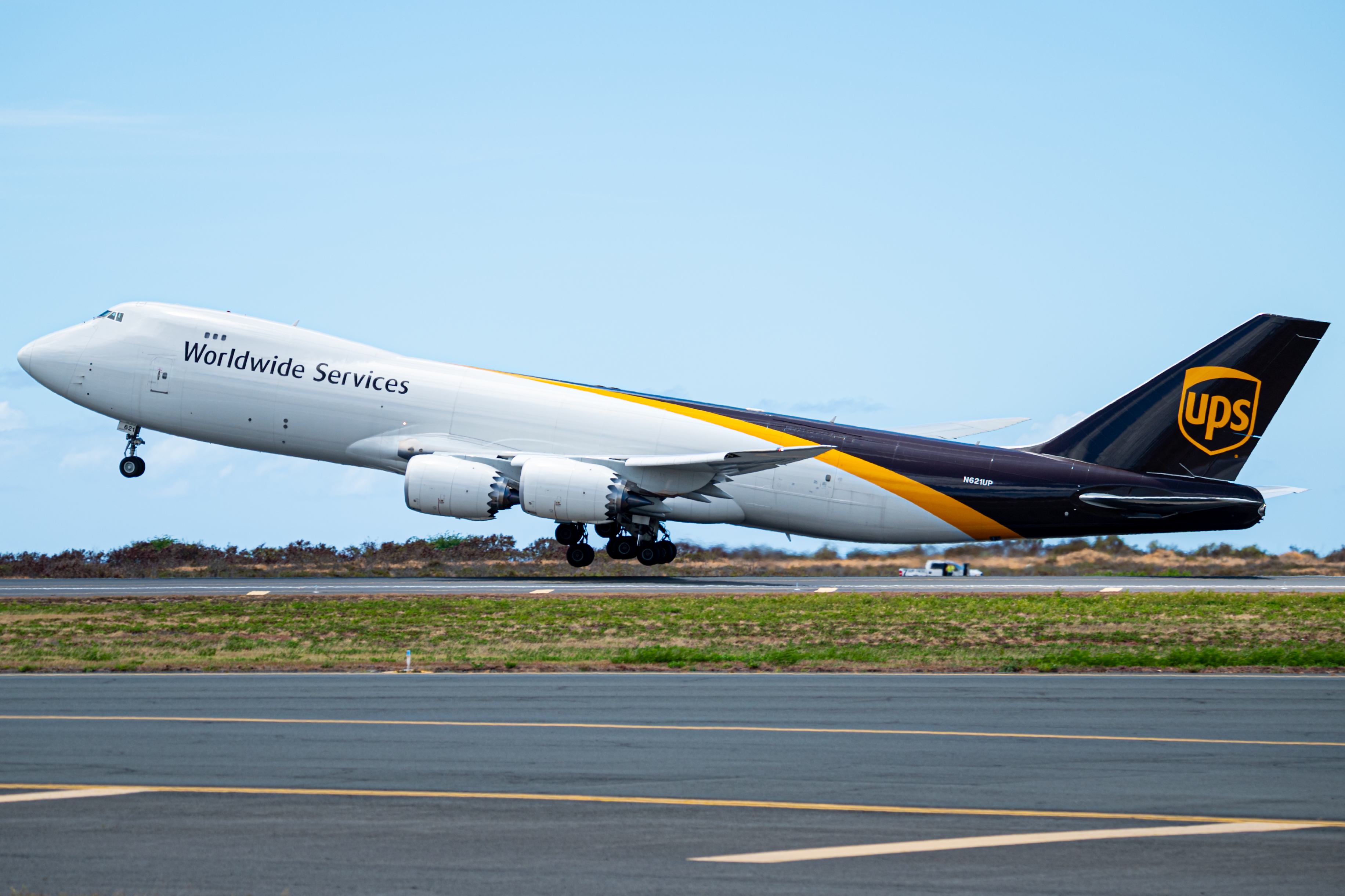 Full size: United Parcel Service Boeing 747-8F N621UP at Daniel K Inouye International Airport