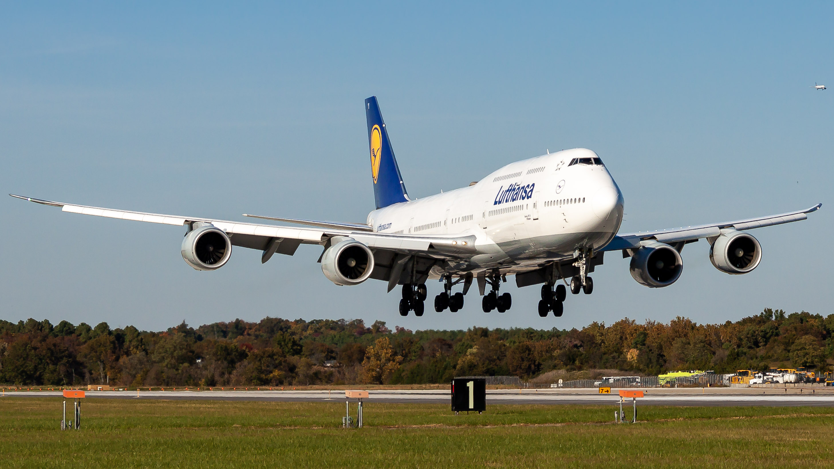 Full size: Lufthansa Boeing 747-8i D-ABYI at Washington Dulles International Airport