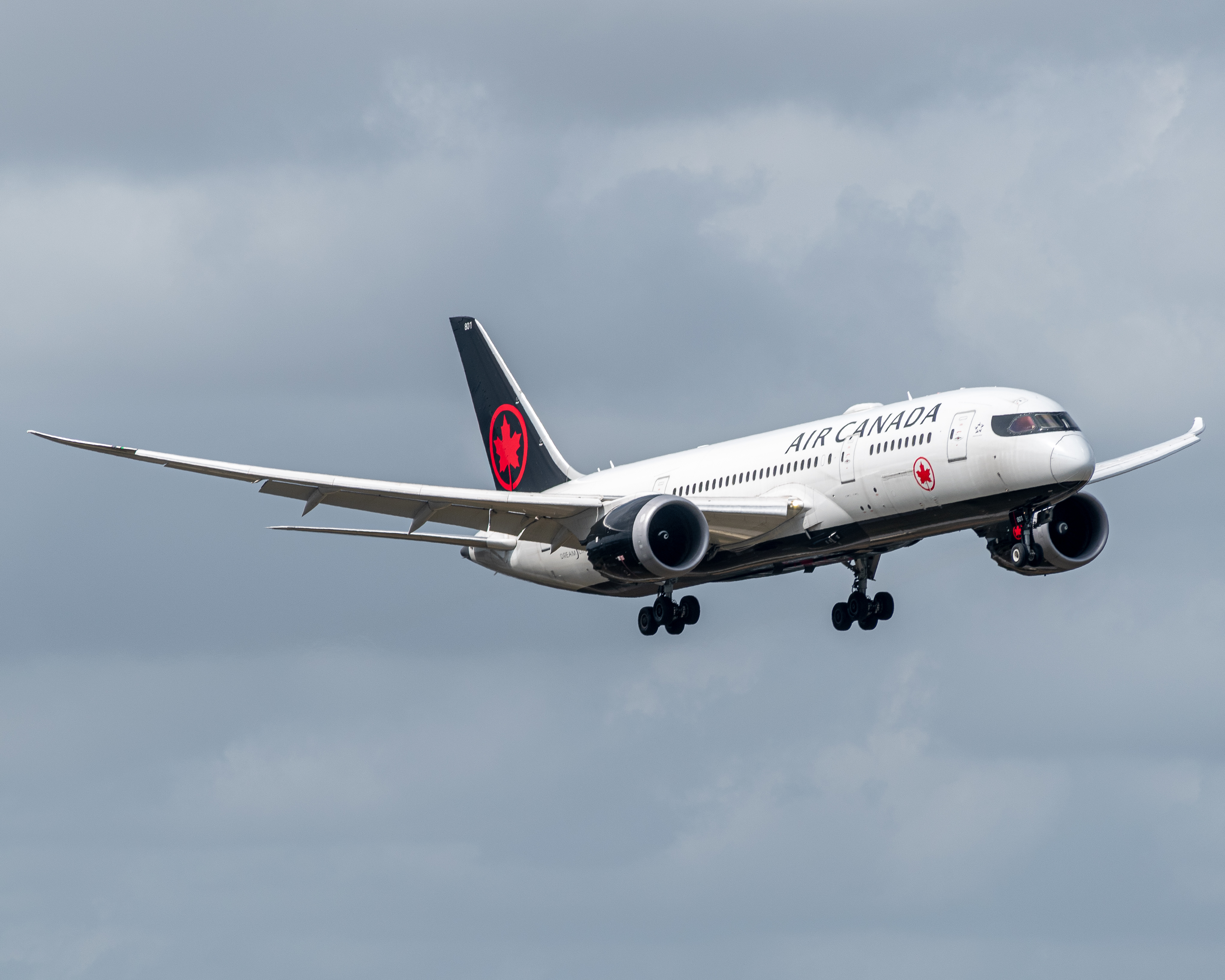 Full size: Air Canada Boeing 787-8 C-GHPQ at Fort Lauderdale/Hollywood International Airport