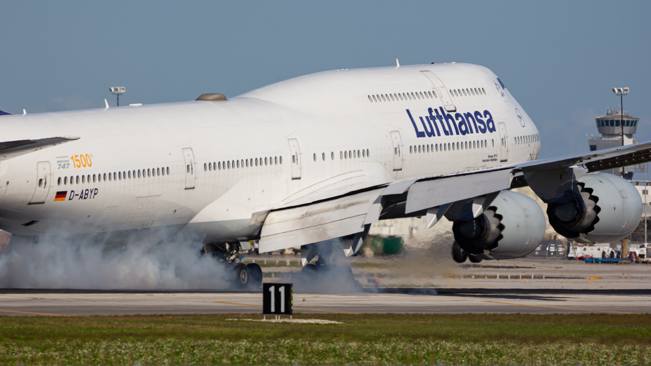 Full size: Lufthansa Boeing 747-8i D-ABYP at Miami International Airport