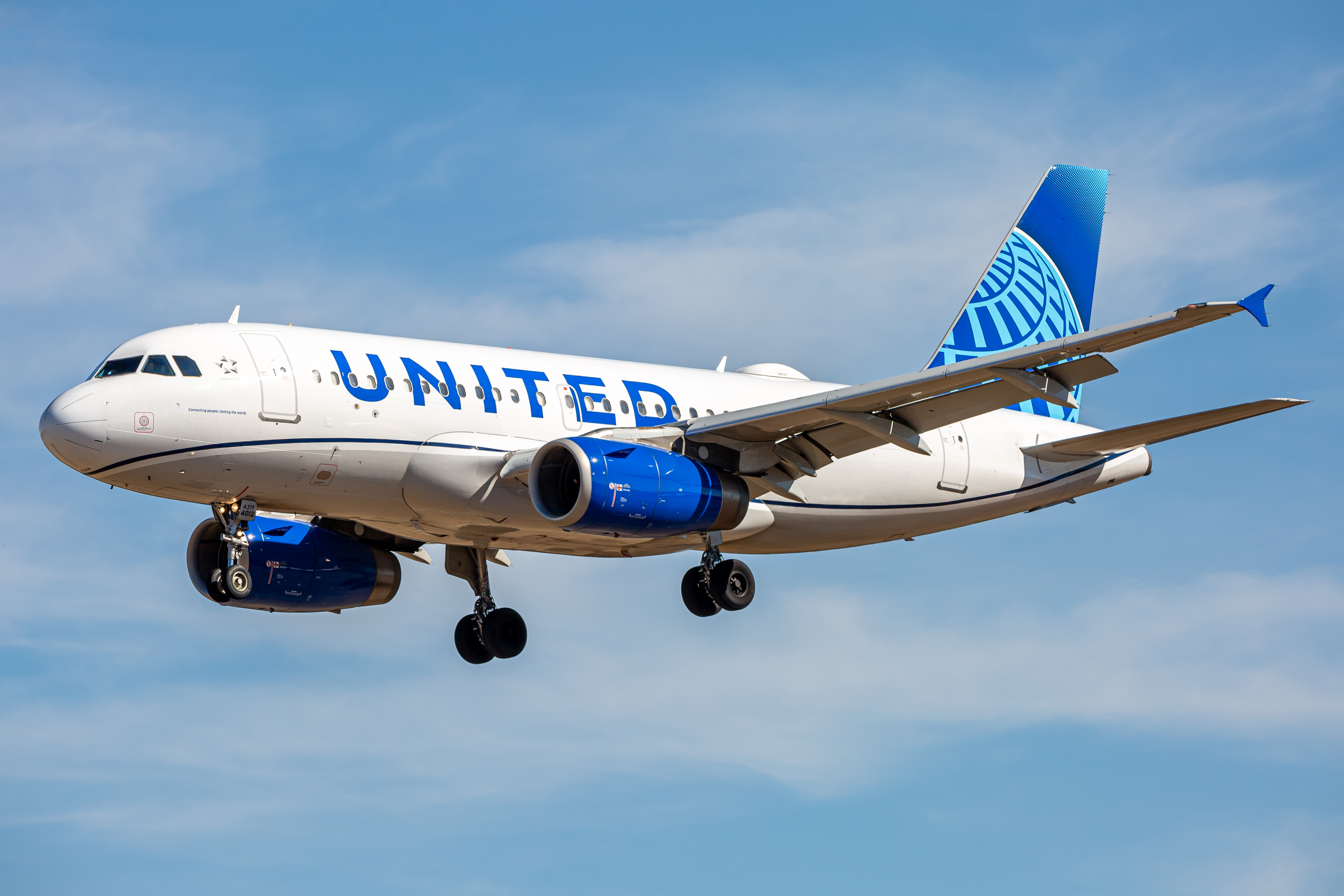 Full size: United Airlines Airbus A319 N812UA at Baltimore/Washington International Thurgood Marshall Airport