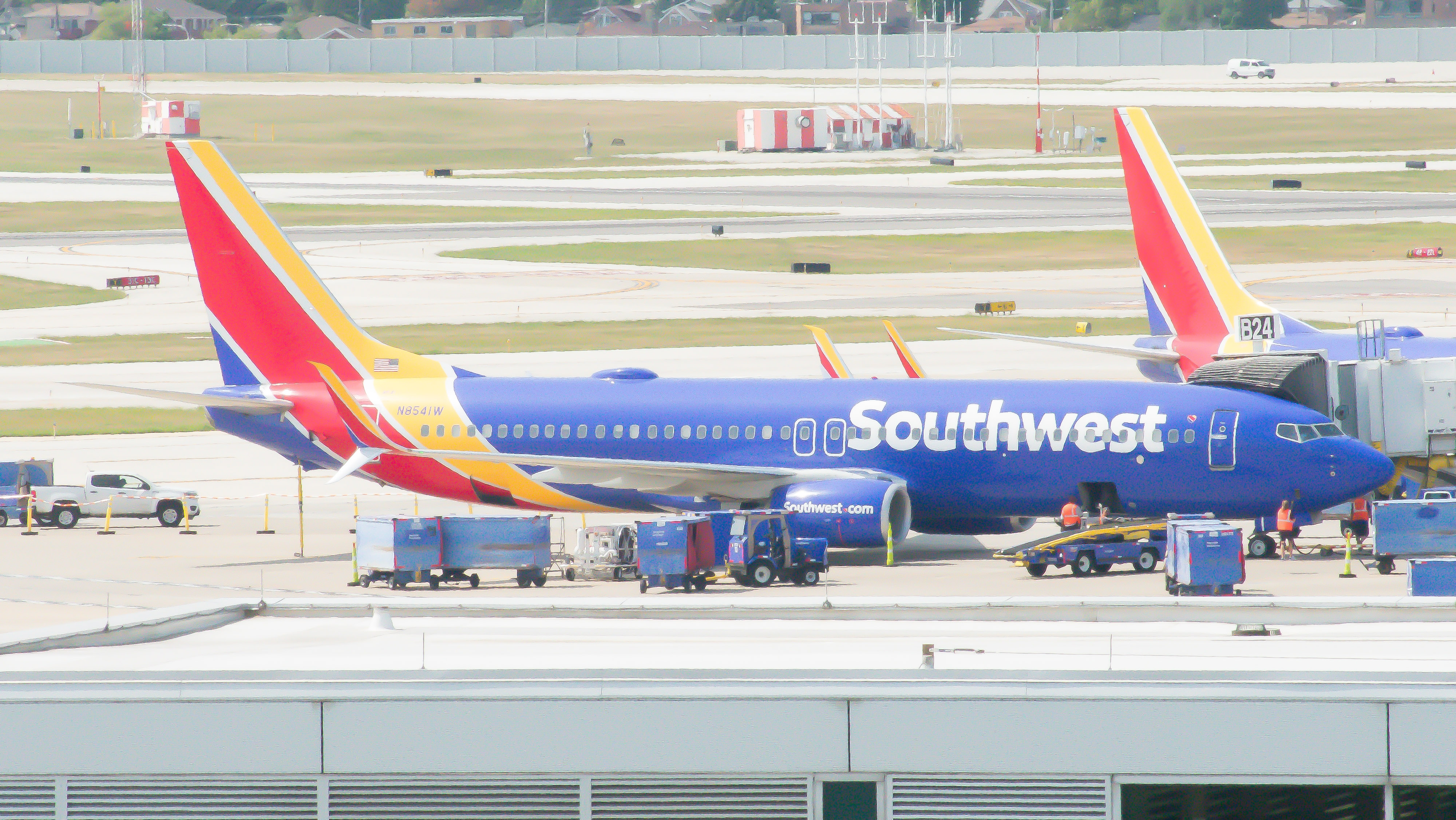 Full size: Southwest Airlines Boeing 737-800 N8541W at Chicago Midway International Airport