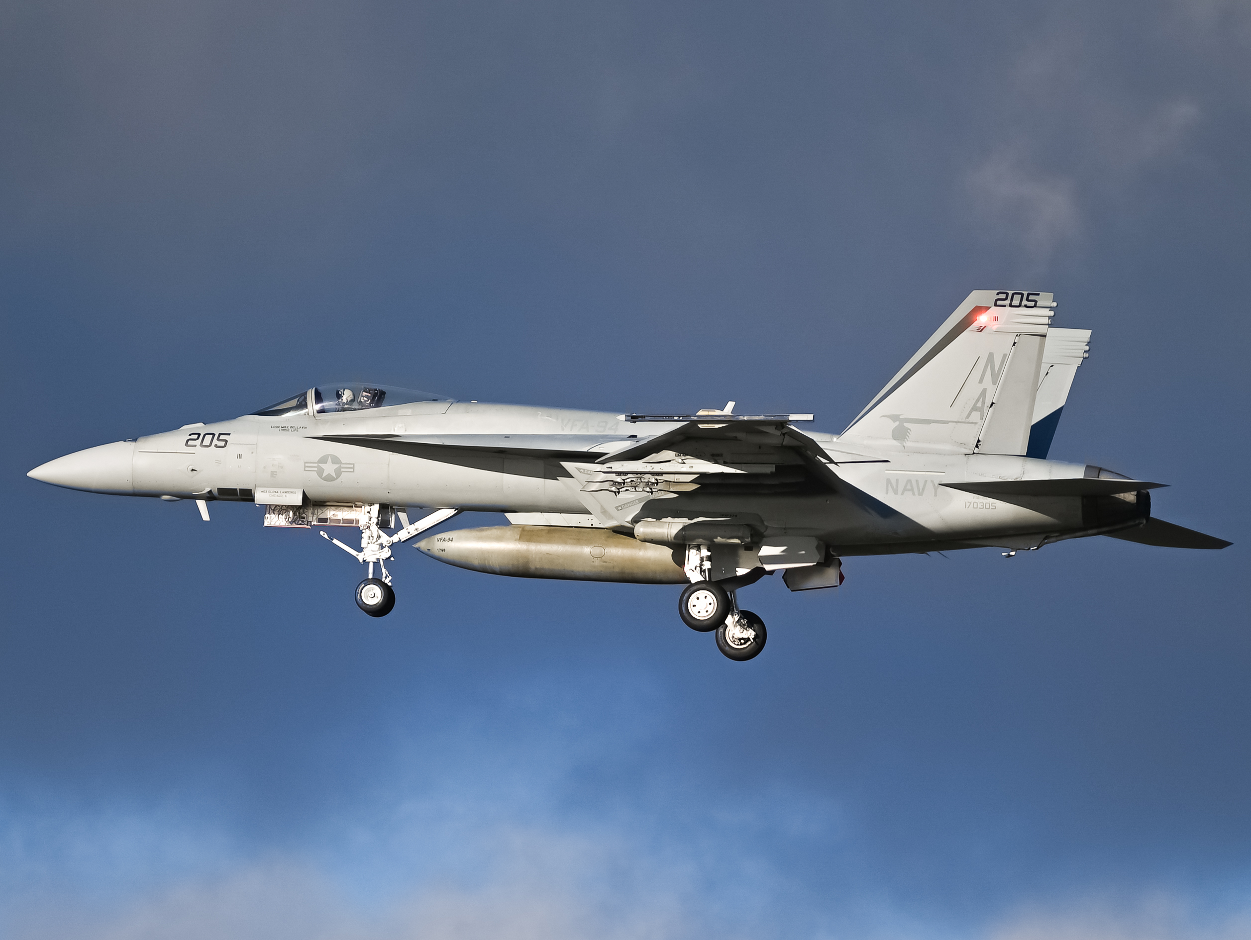 Full size: USN - United States Navy Boeing F/A-18E/F Super Hornet 170305 at North Island NAS