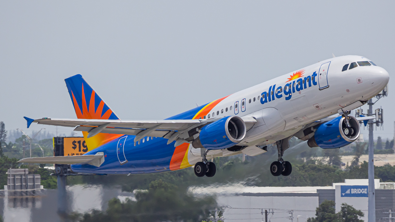 Full size: Allegiant Air Airbus A320 N288NV at Fort Lauderdale/Hollywood International Airport