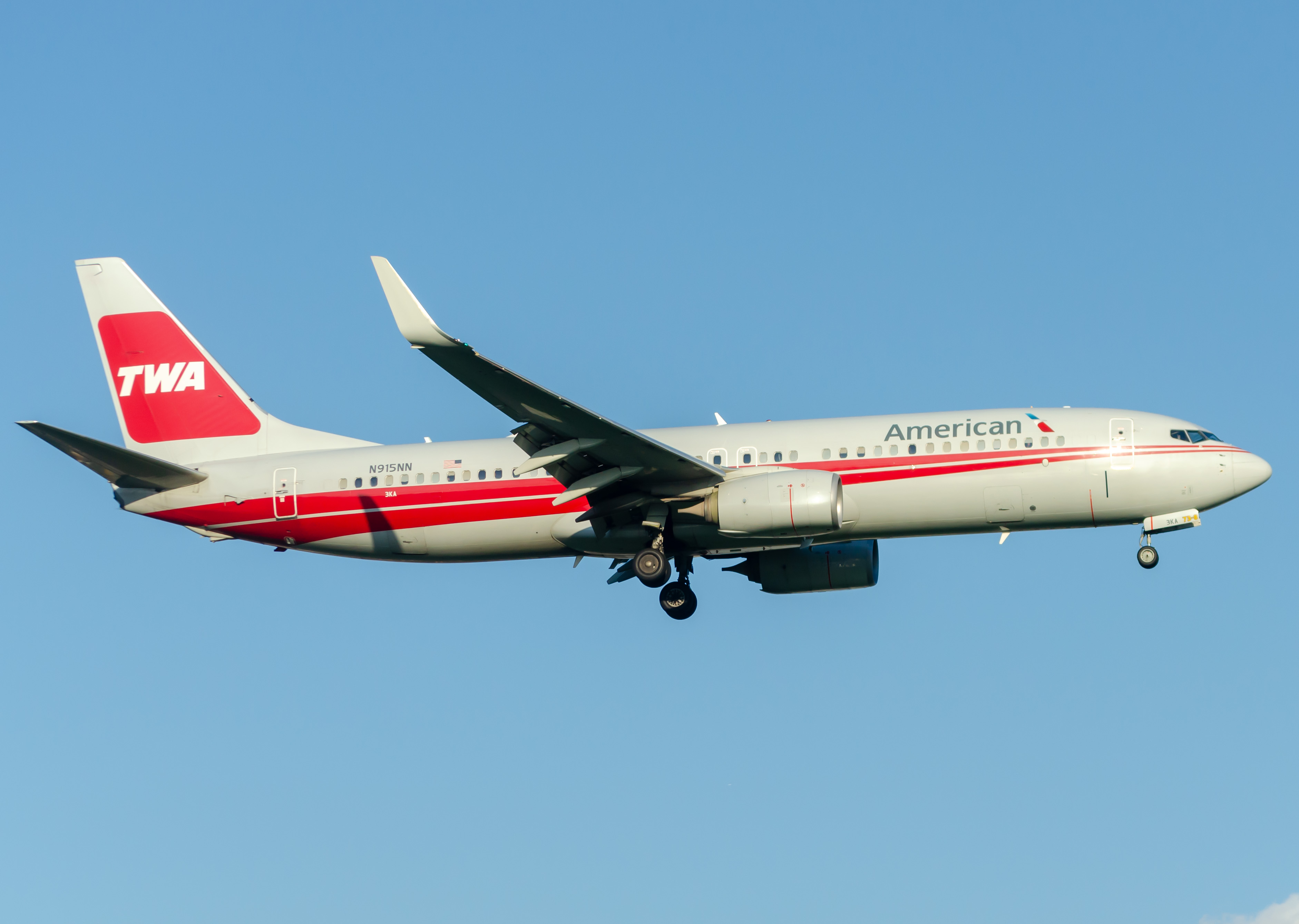 Full size: American Airlines Boeing 737-800 N915NN at Newark Liberty International Airport