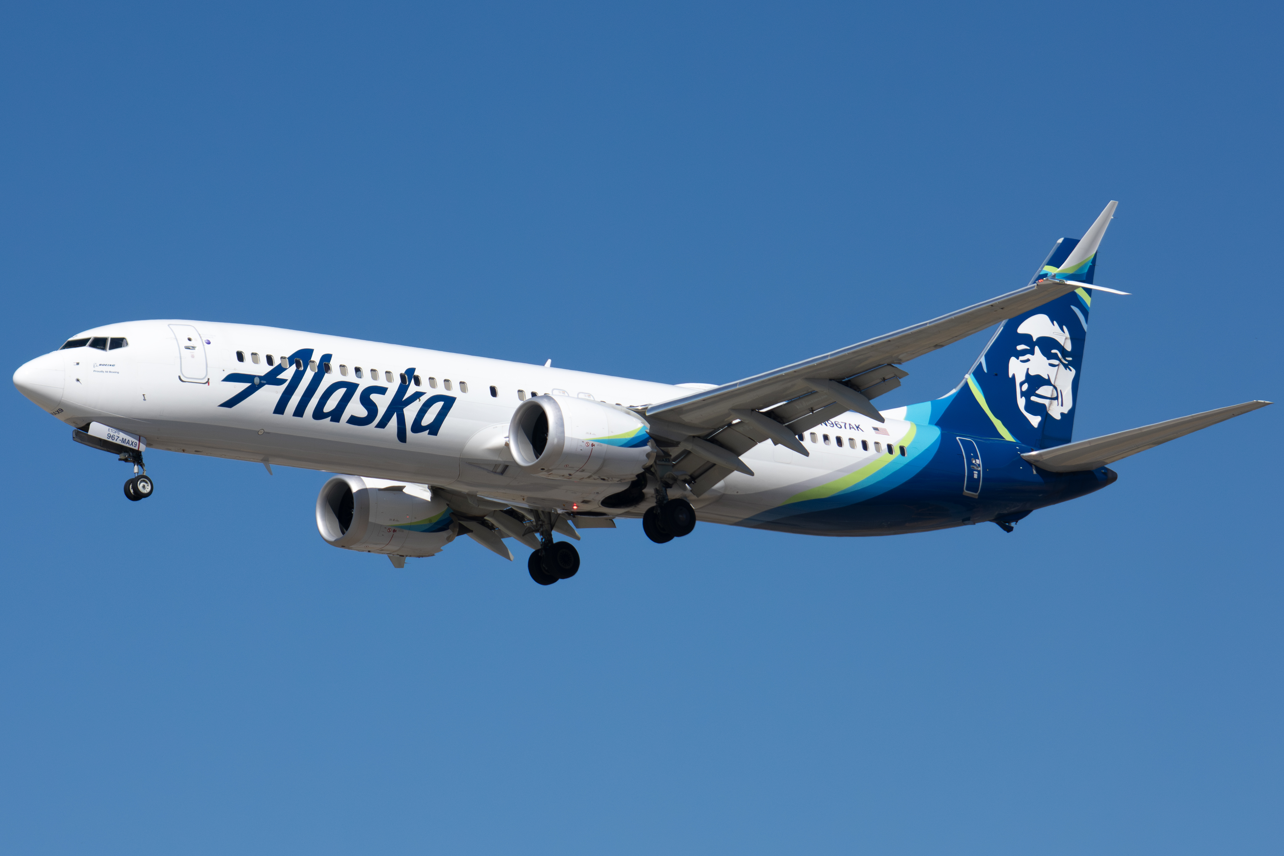Full size: Alaska Airlines Boeing 737 MAX 9 N967AK at Norman Y Mineta San Jose International Airport