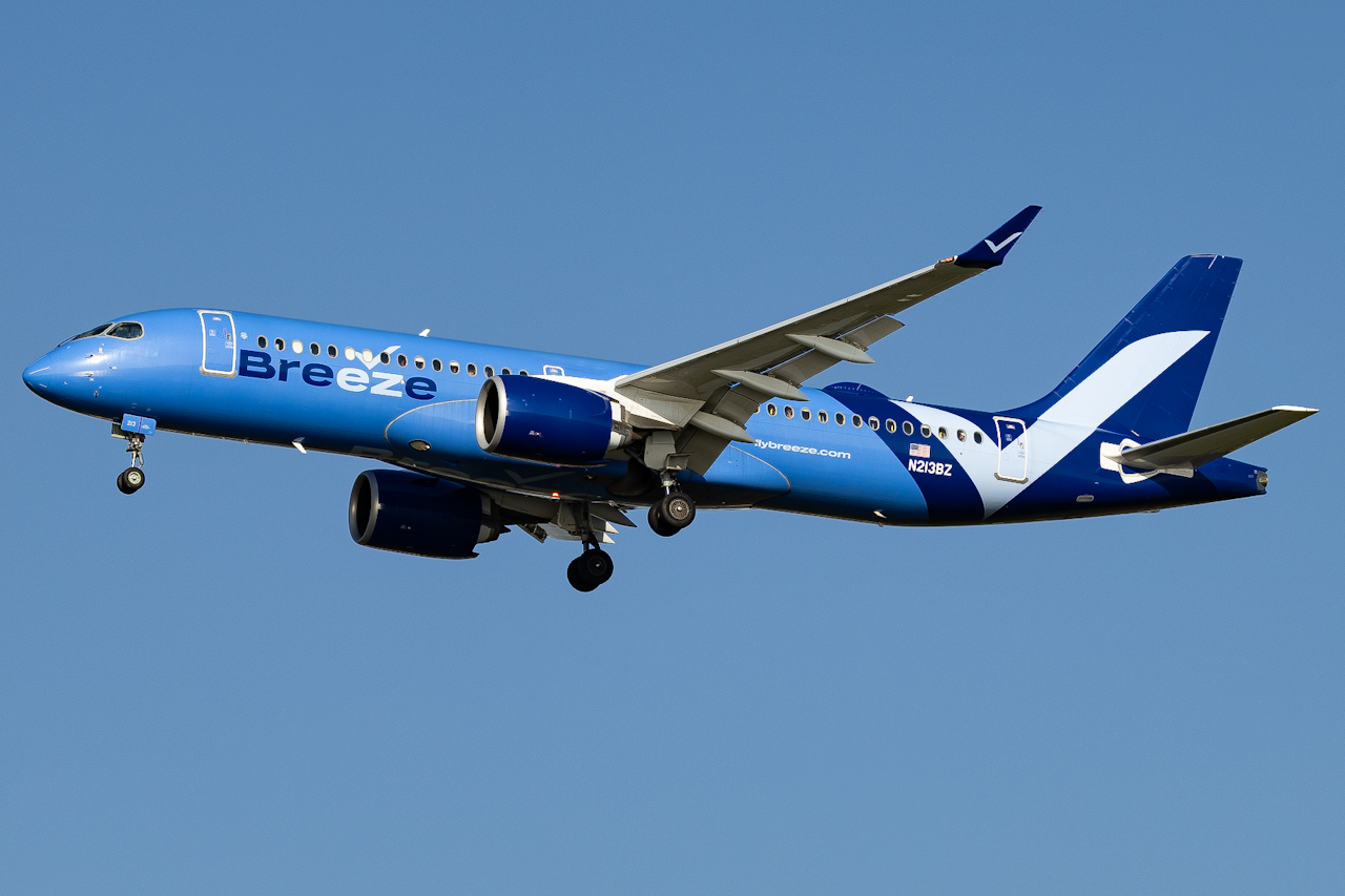 Full size: Breeze Airways Airbus A220-300 N213BZ at Tampa International Airport