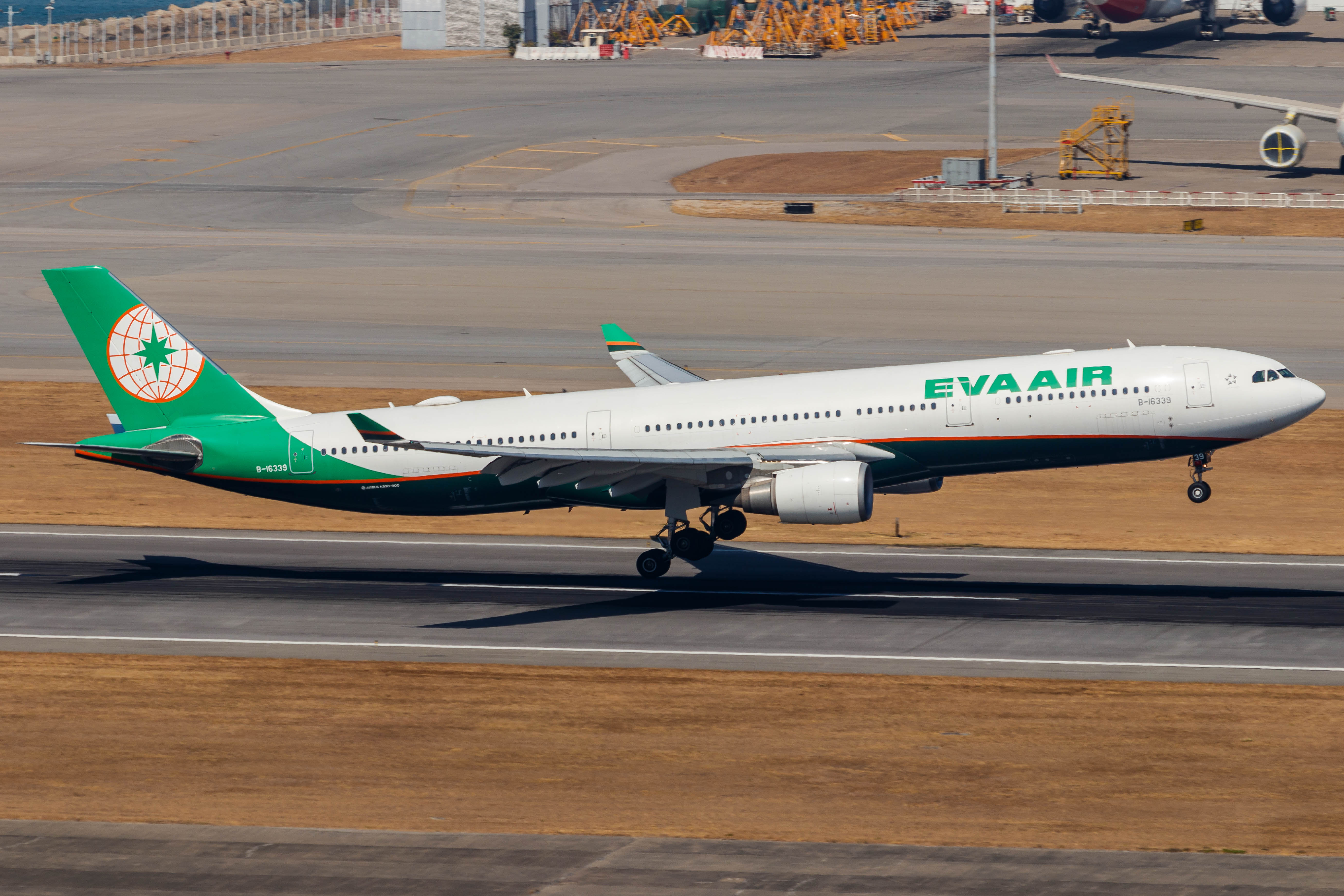 Full size: EVA Air Airbus A330-300 B-16339 at Hong Kong International Airport