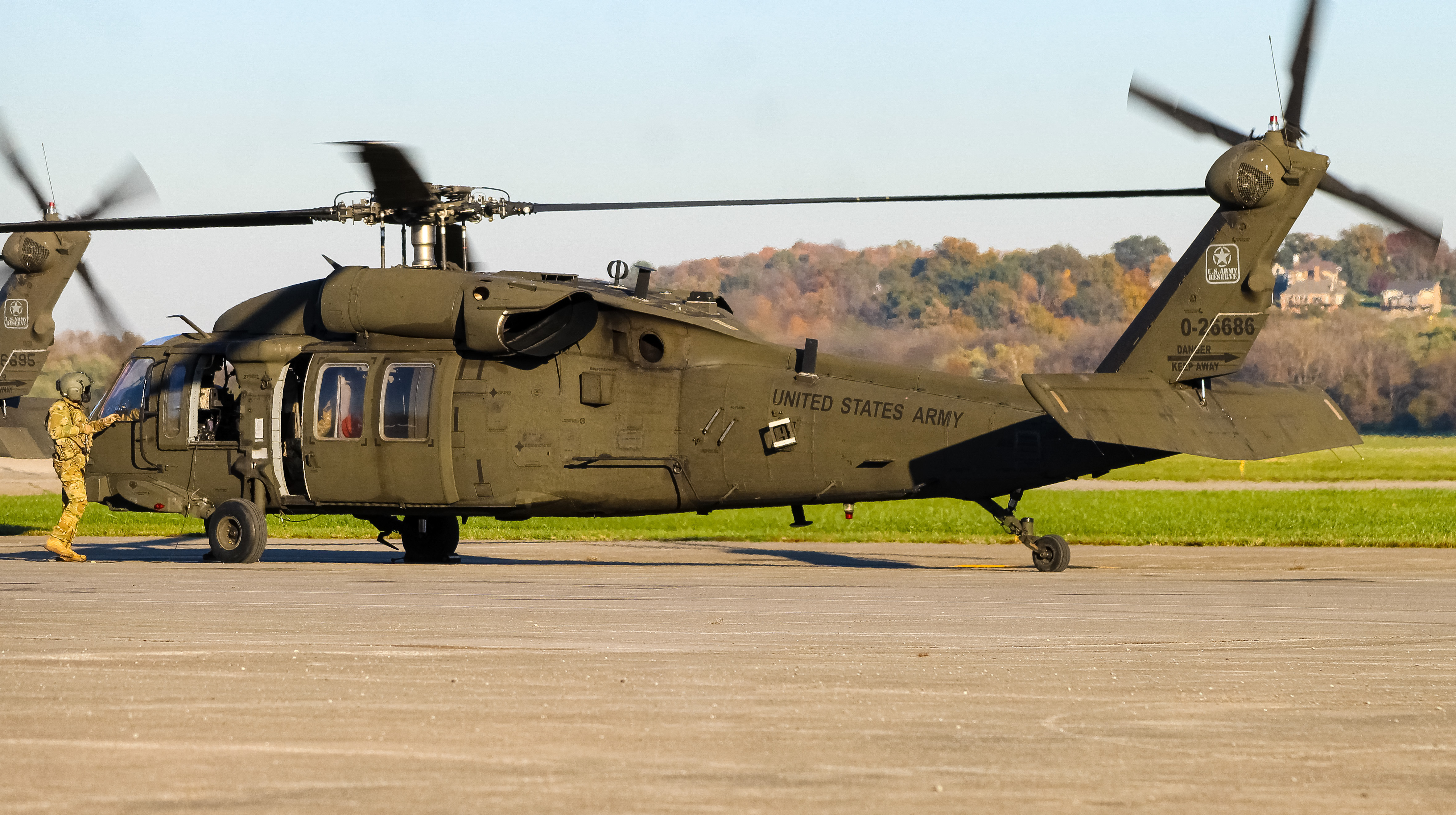 Full size: US Army UH-60 Blackhawk 0-26686 at Cincinnati Municipal Airport/Lunken Field