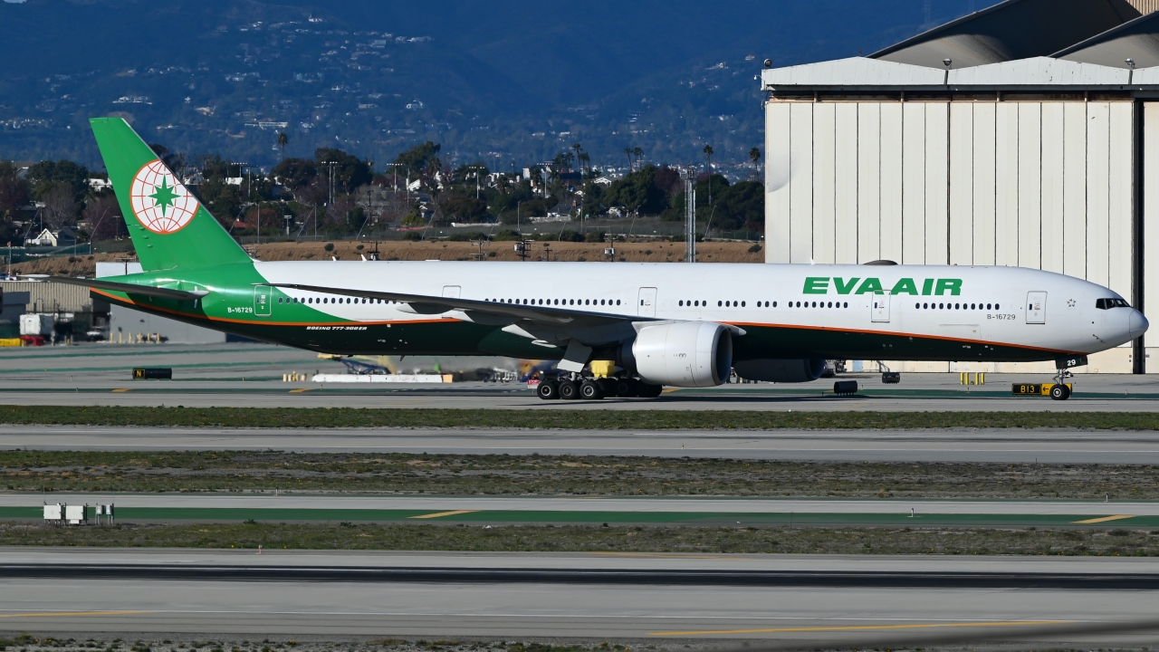 Full size: EVA Air Boeing 777-300ER B-16729 at Los Angeles International Airport