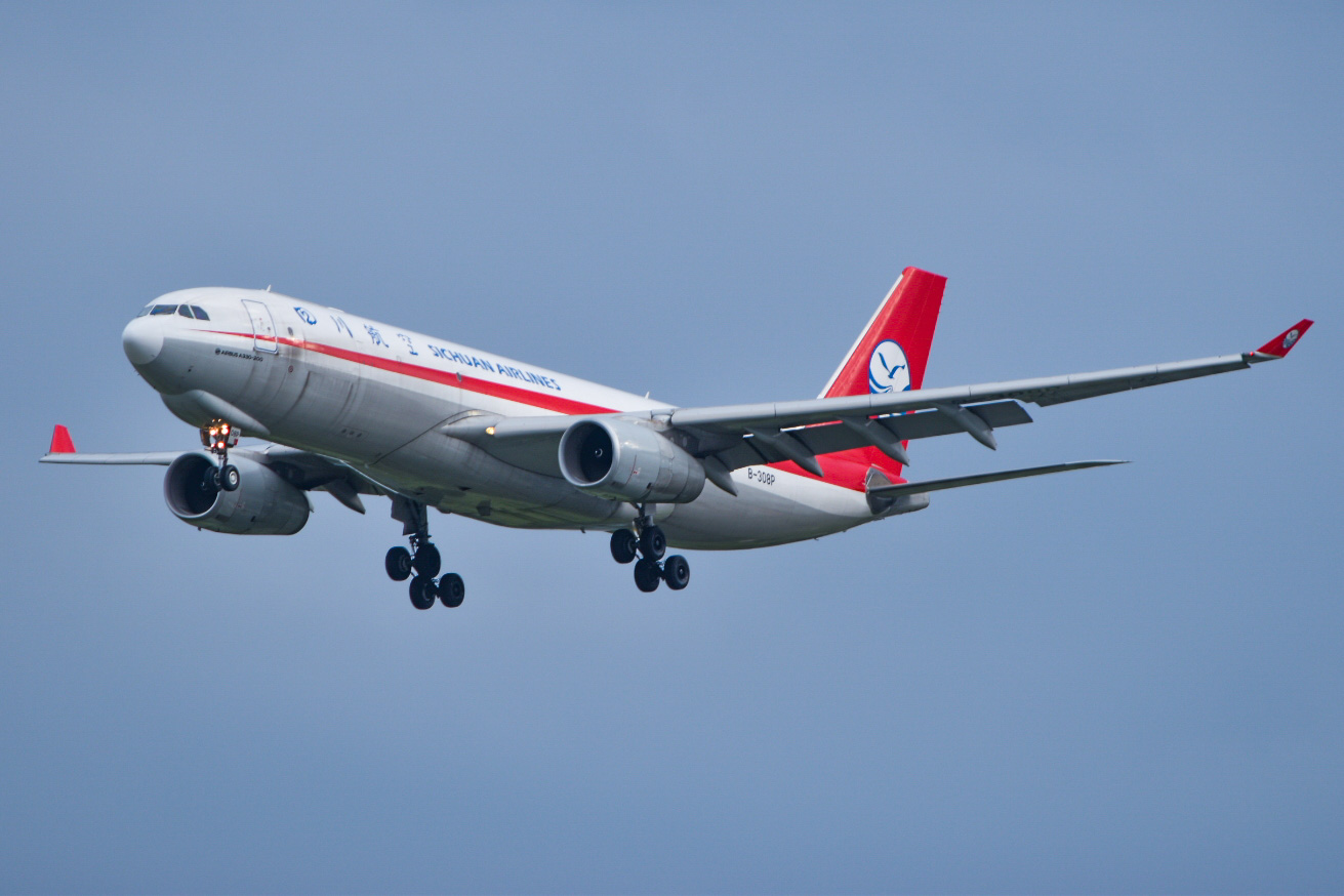 Full size: Sichuan Airlines Airbus A330-200F B-308P at Singapore-Changi Airport