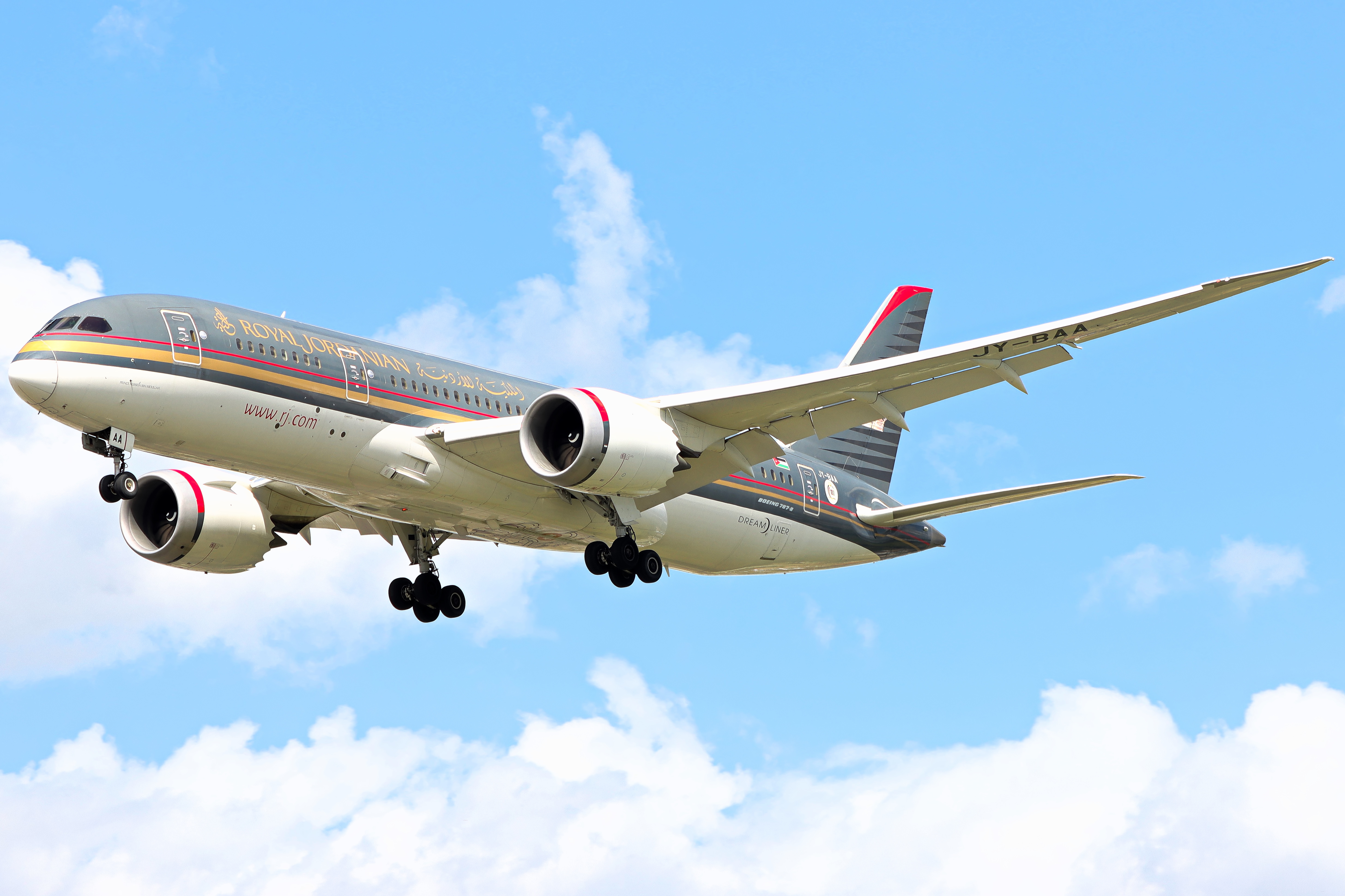 Full size: Royal Jordanian Boeing 787-8 JY-BAA at London Heathrow International Airport