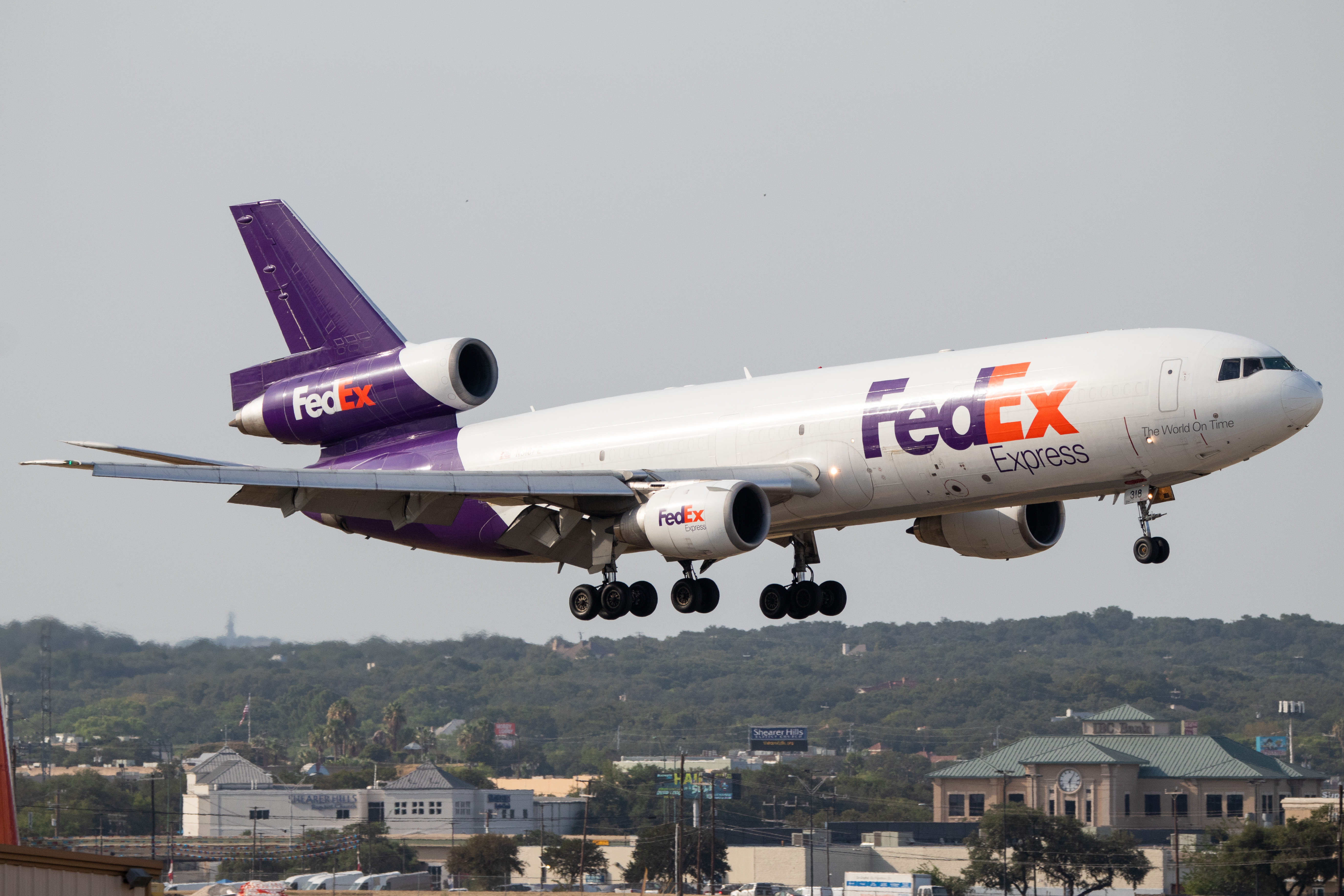Full size: FedEx McDonnell Douglas MD-10F N318FE at San Antonio International Airport