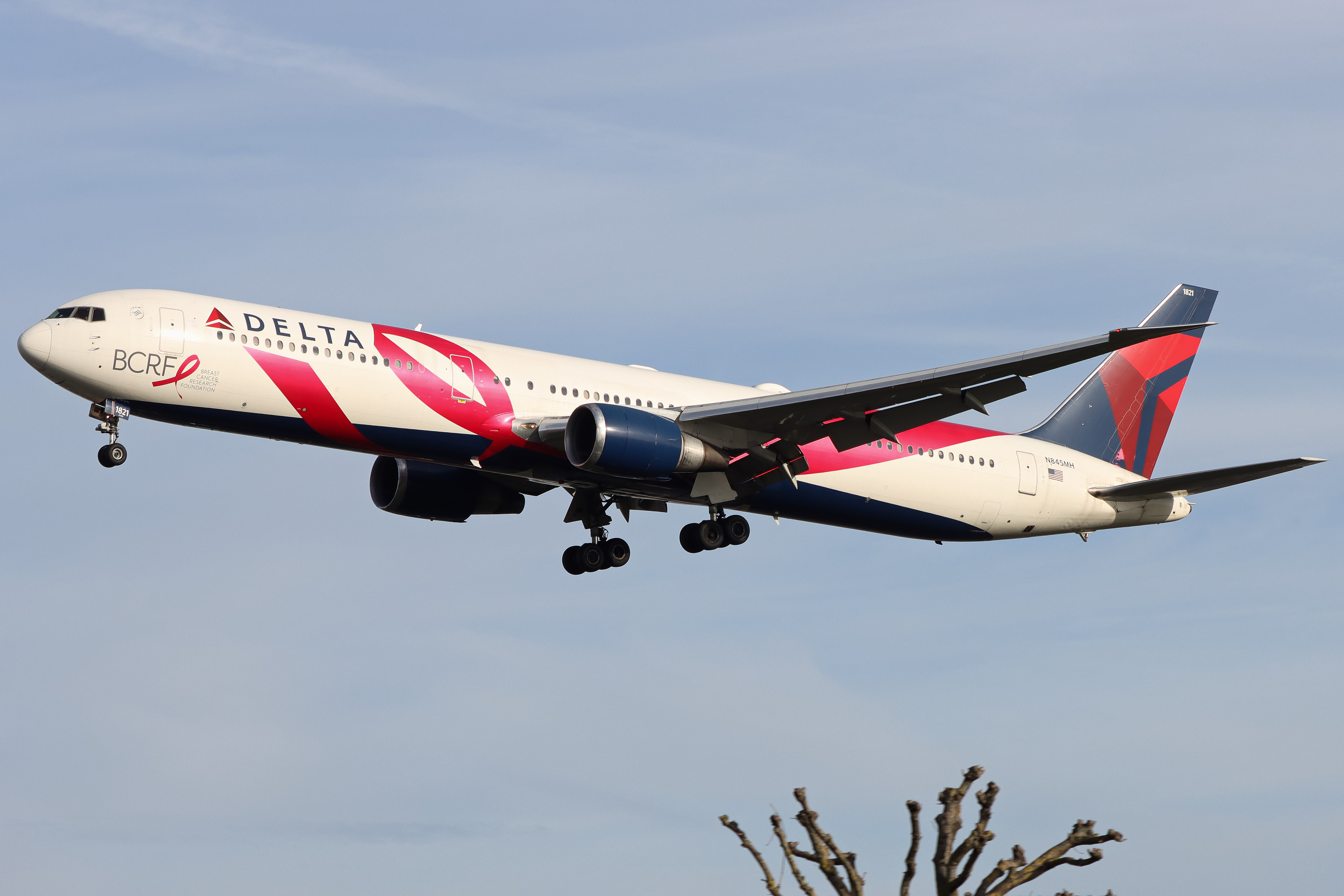 Full size: Delta Airlines Boeing 767-400ER N845MH at London Heathrow International Airport