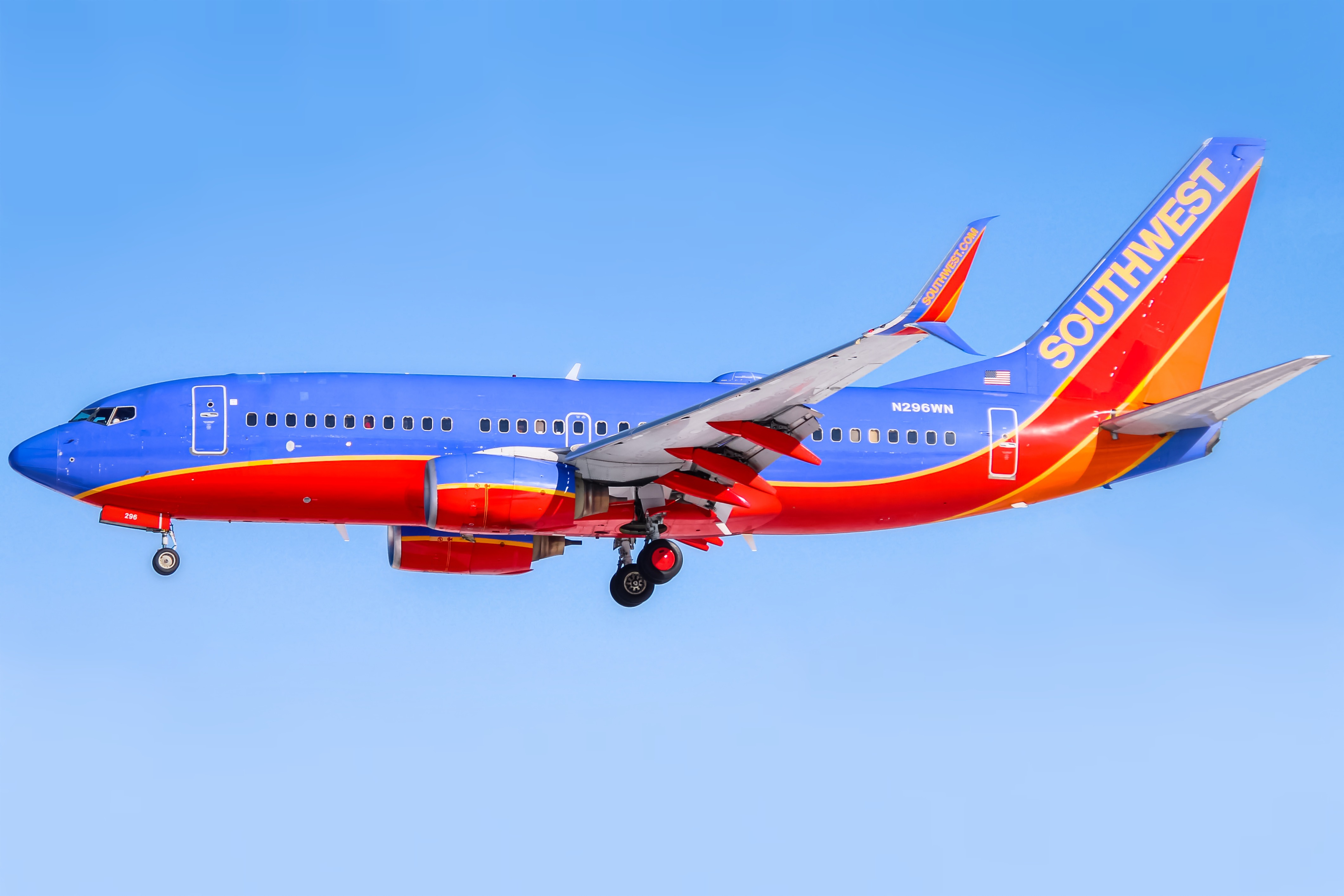 Full size: Southwest Airlines Boeing 737-700 N296WN at Baltimore/Washington International Thurgood Marshall Airport