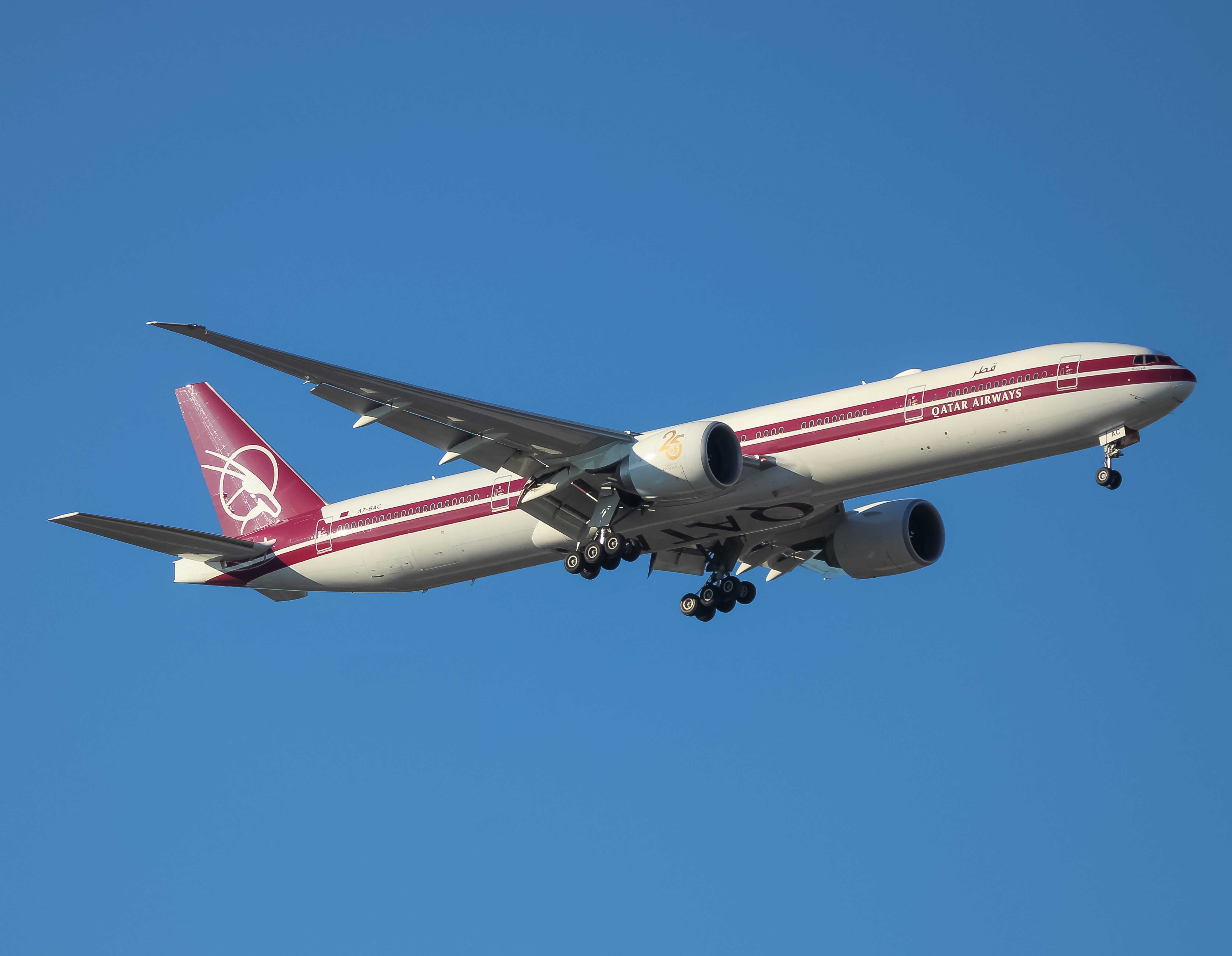 Full size: Qatar Airways Boeing 777-300ER A7-BAC at Washington Dulles International Airport