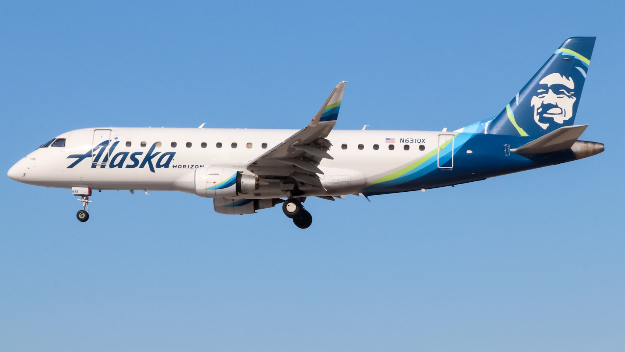 Full size: Alaska Airlines Embraer E175 N631QX at Harry Reid International Airport