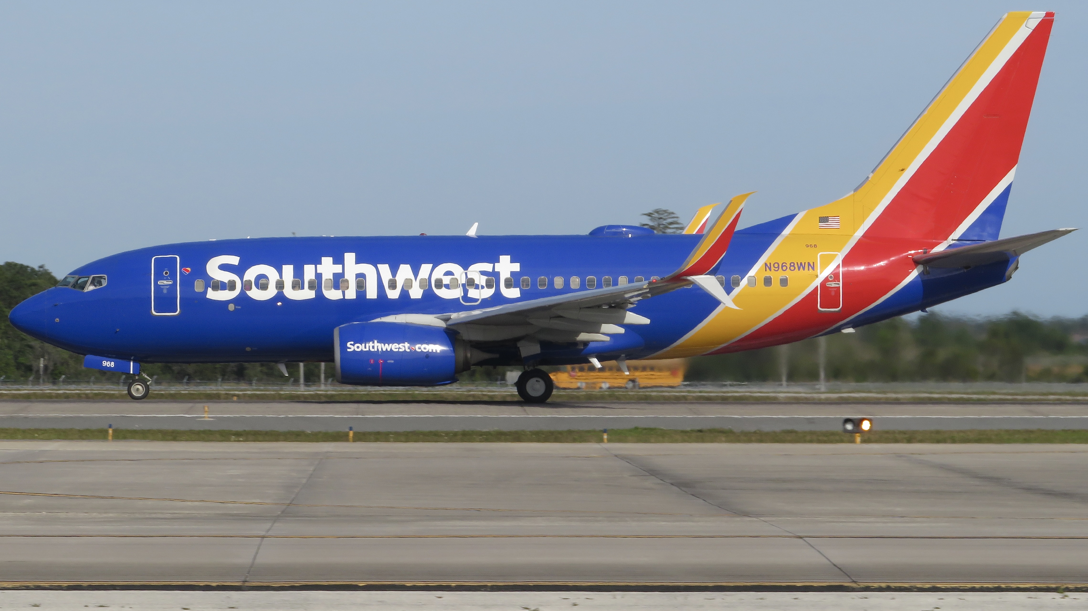 Full size: Southwest Airlines Boeing 737-700 N968WN at Orlando International Airport