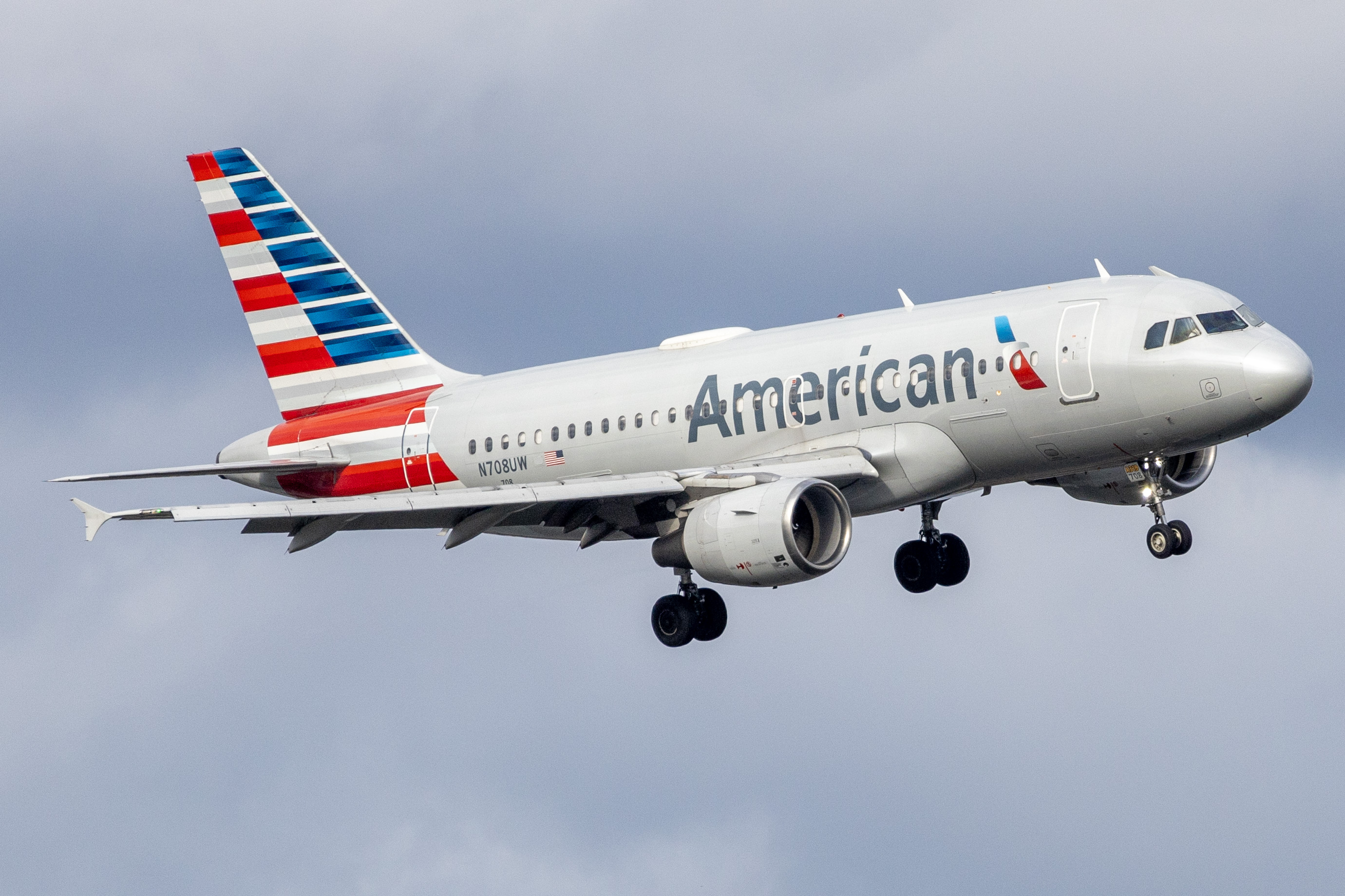 Full size: American Airlines Airbus A319 N708UW at Ronald Reagan National Airport