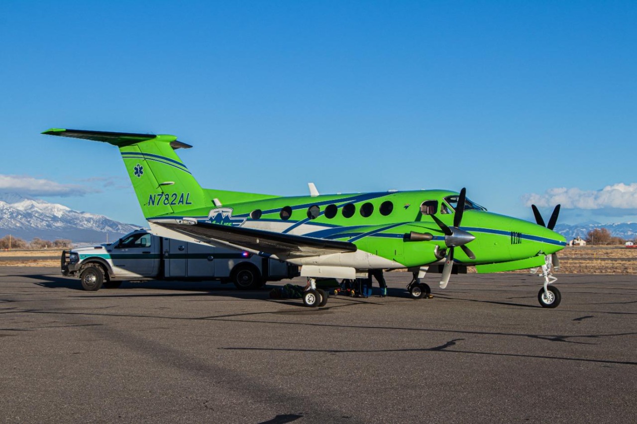 Full size: Air Methods Beechcraft King Air 200 N782AL at Alamosa San Luis Valley Regional Airport
