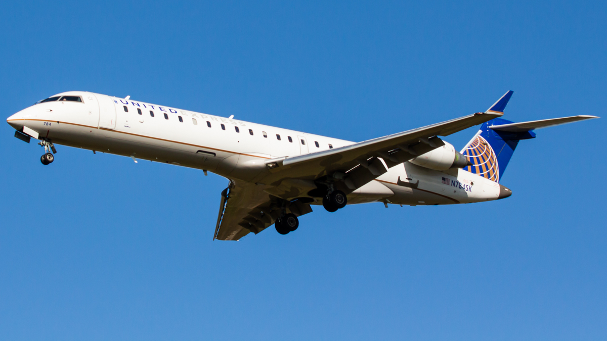 Full size: United Express Mitsubishi CRJ-700 N784SK at Cincinnati/Northern Kentucky International Airport
