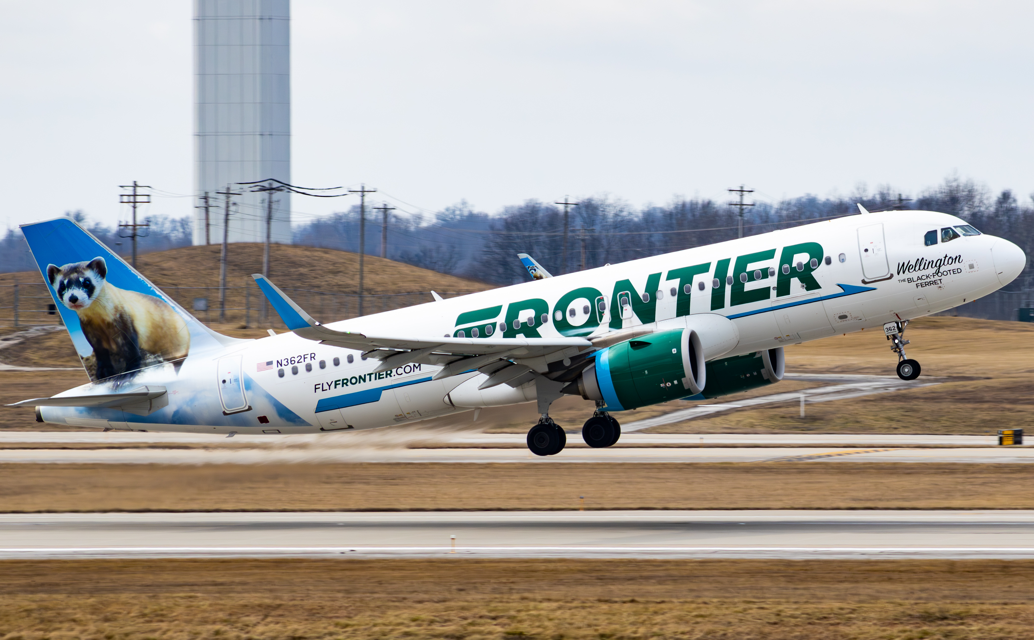 Full size: Frontier Airlines Airbus A320NEO N362FR at Cincinnati/Northern Kentucky International Airport