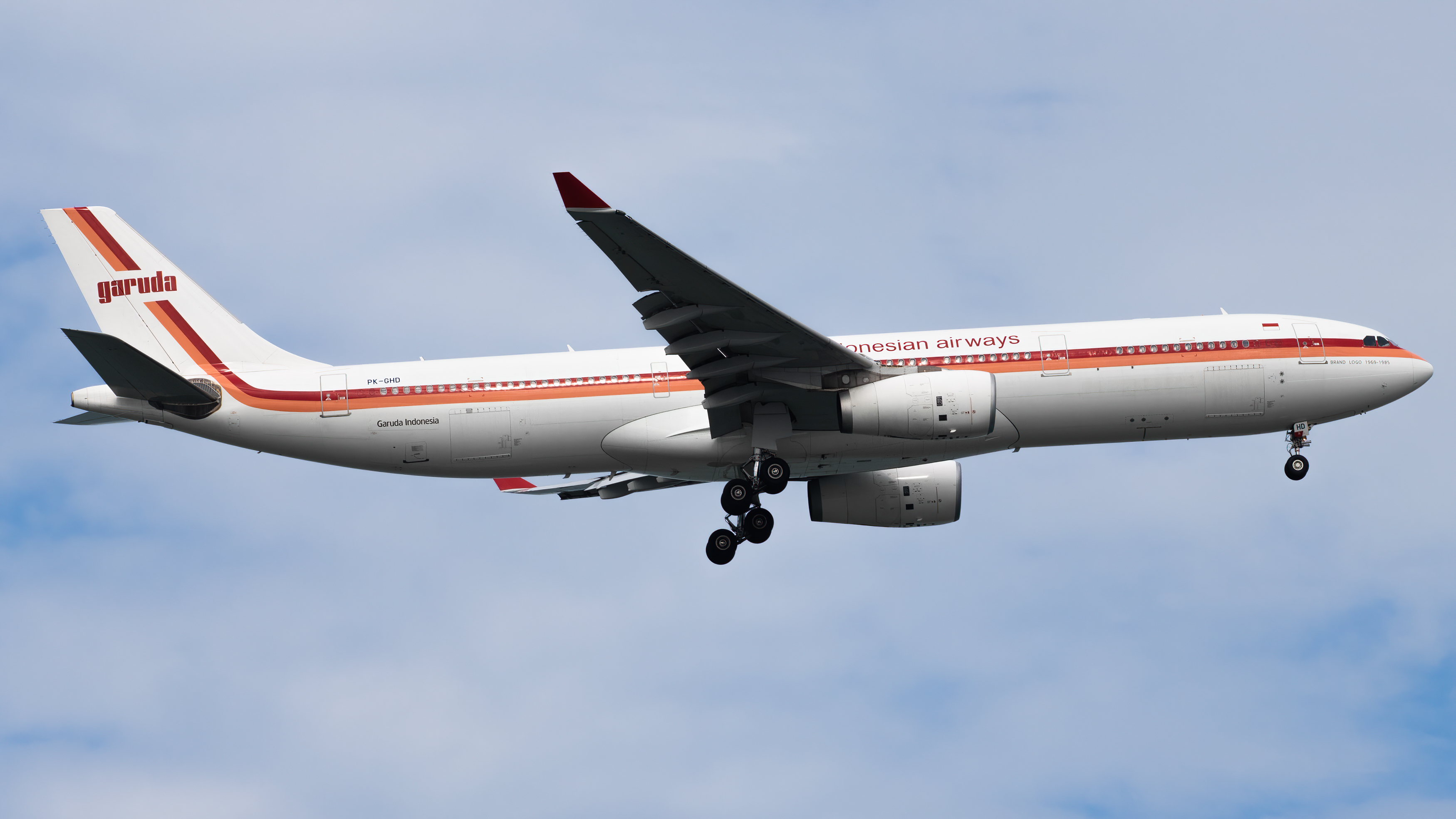 Full size: Garuda Indonesia Airbus A330-300 PK-GHD at Singapore-Changi Airport