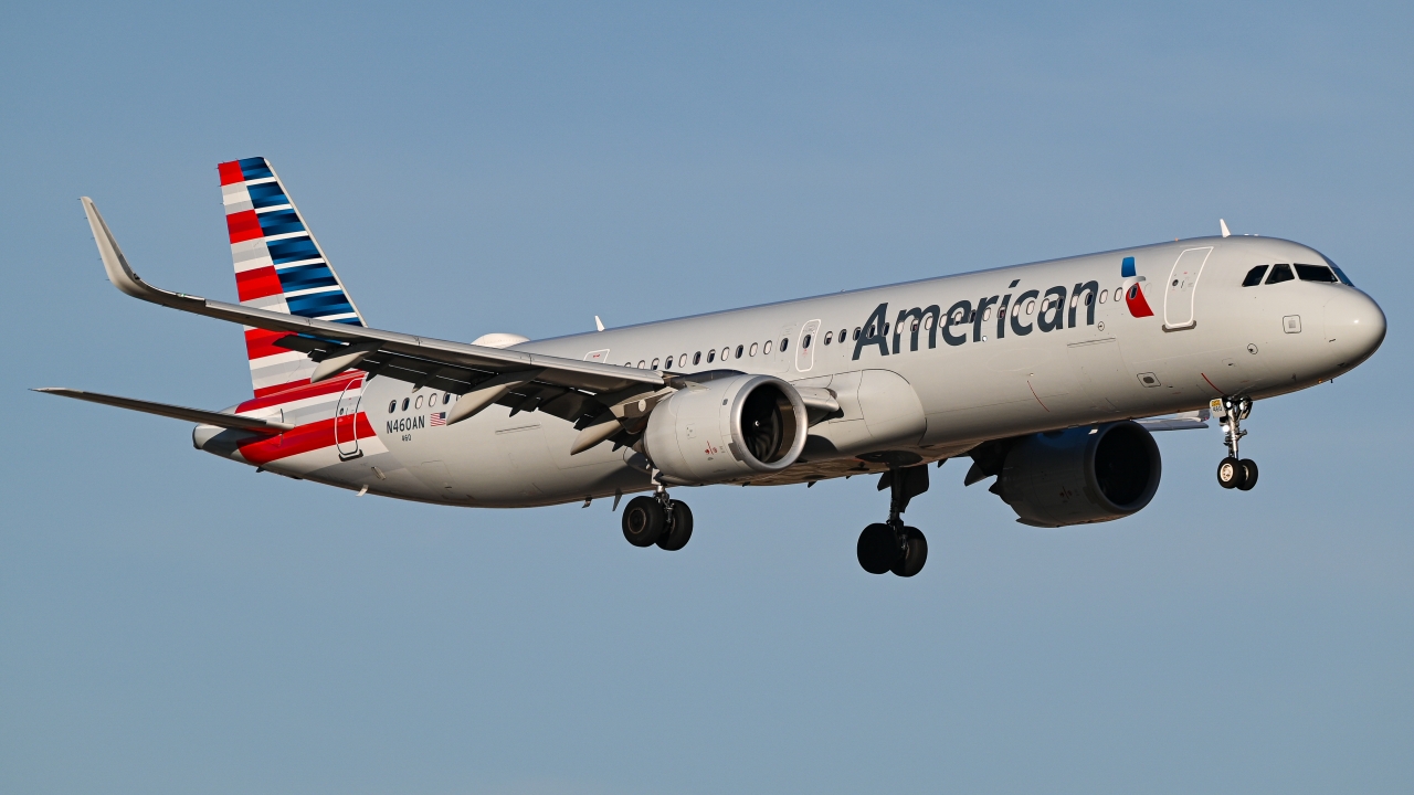Full size: American Airlines Airbus A321NEO N460AN at Dallas-Fort Worth International Airport