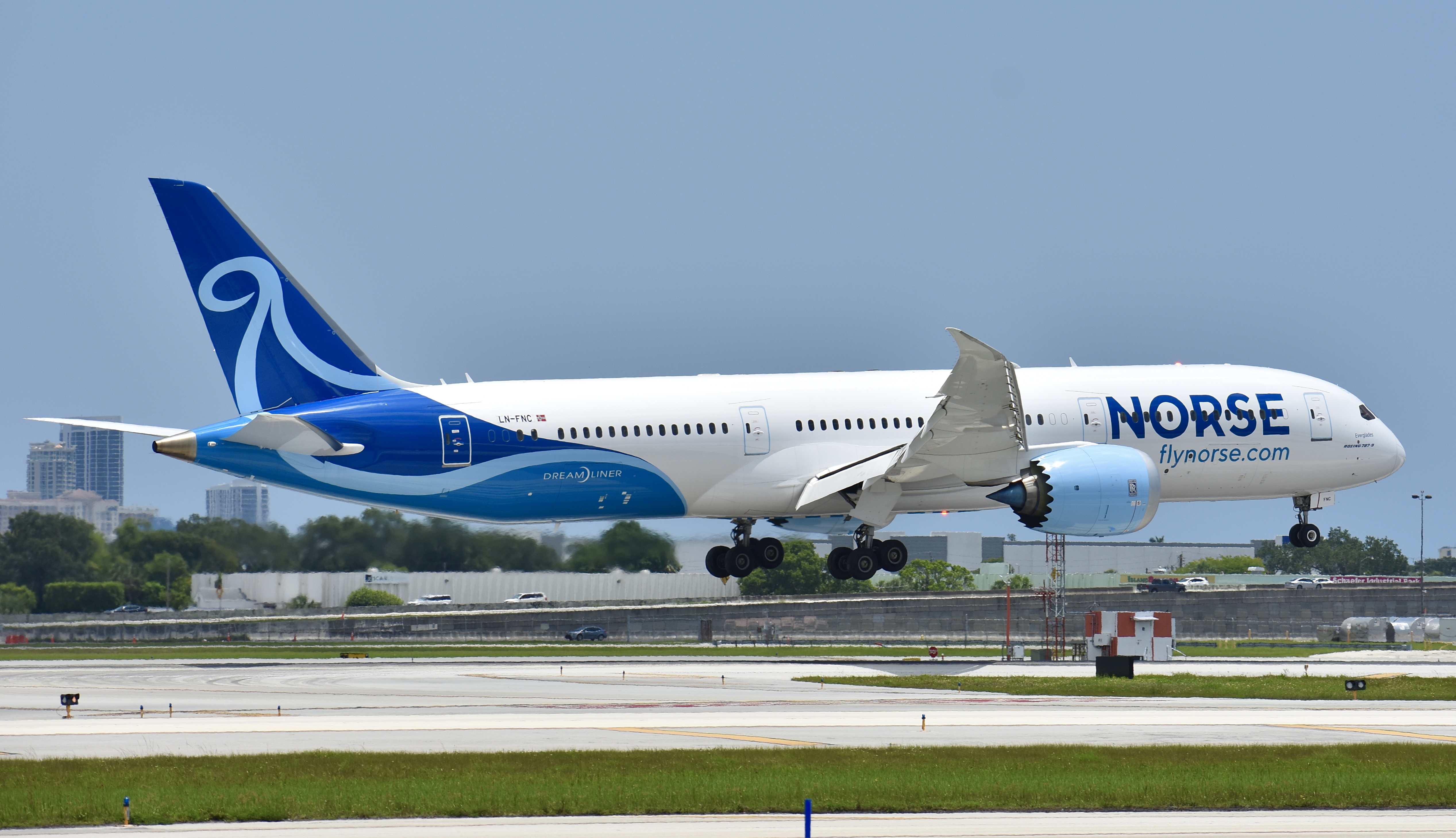 Full size: Norse Airways Boeing 787-9 LN-FNC at Fort Lauderdale/Hollywood International Airport