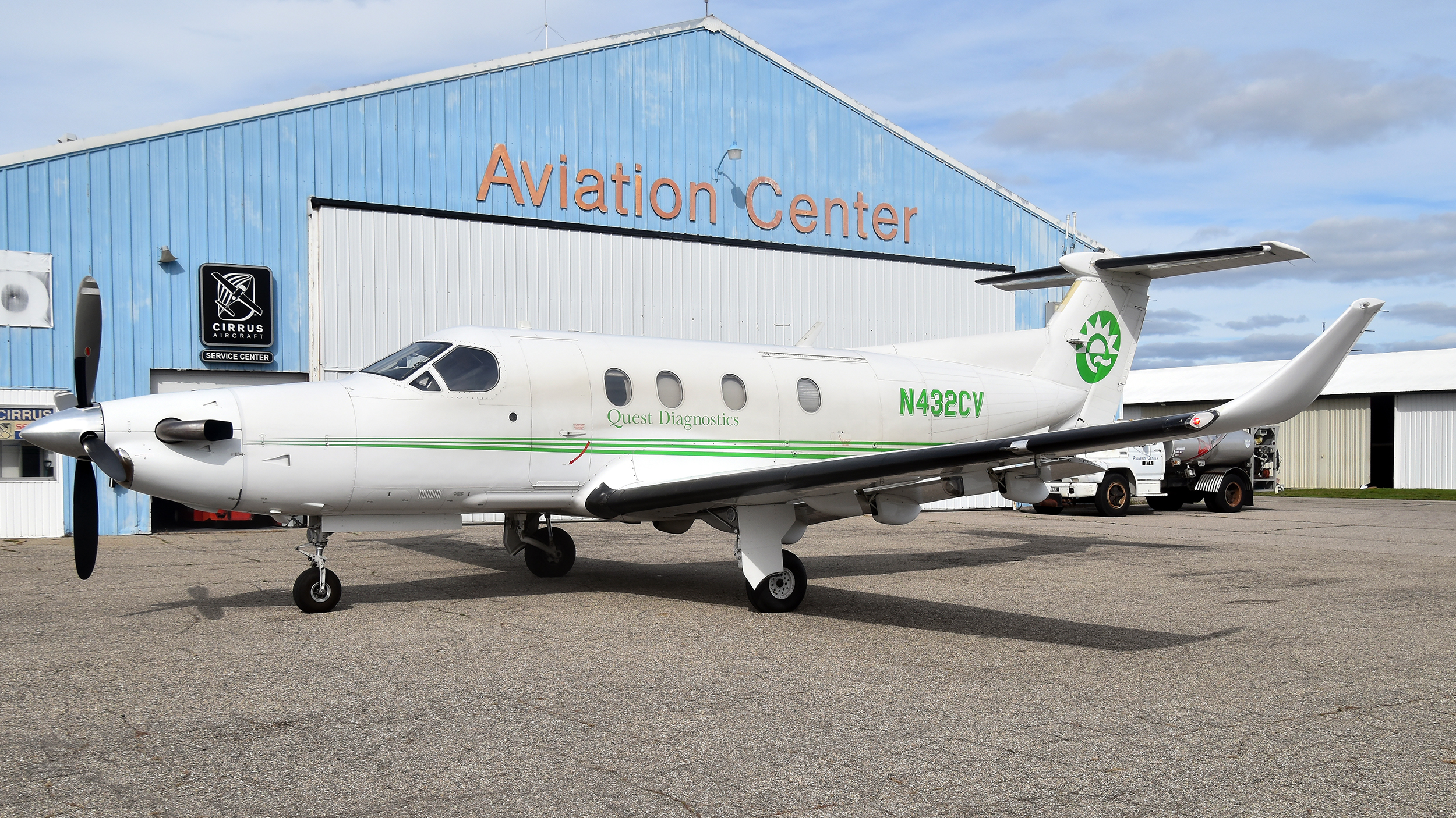 Full size: Quest Diagnostics  Pilatus PC-12 N432CV at Ann Arbor Municipal Airport