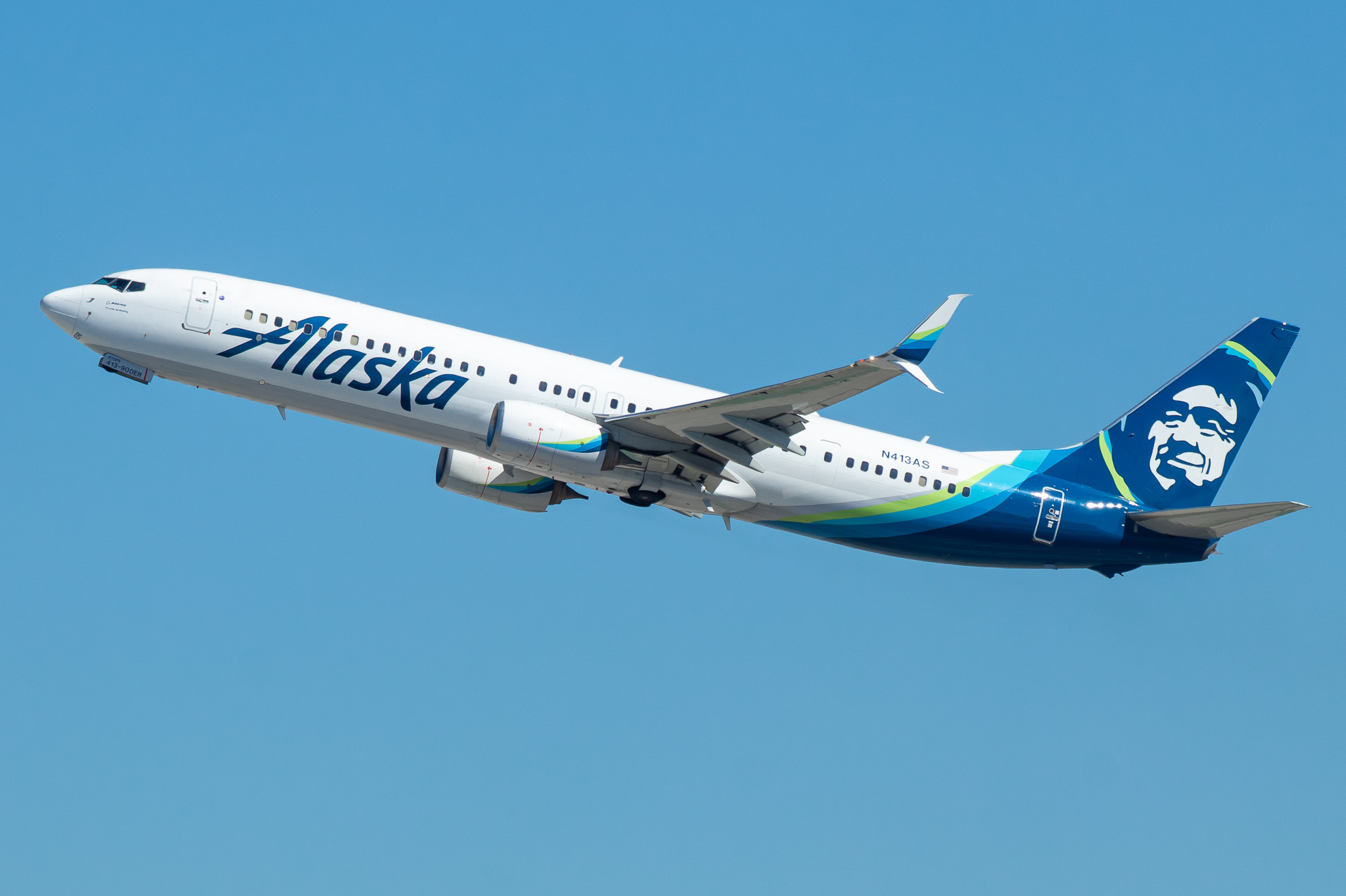 Full size: Alaska Airlines Boeing 737-900ER N413AS at Los Angeles International Airport